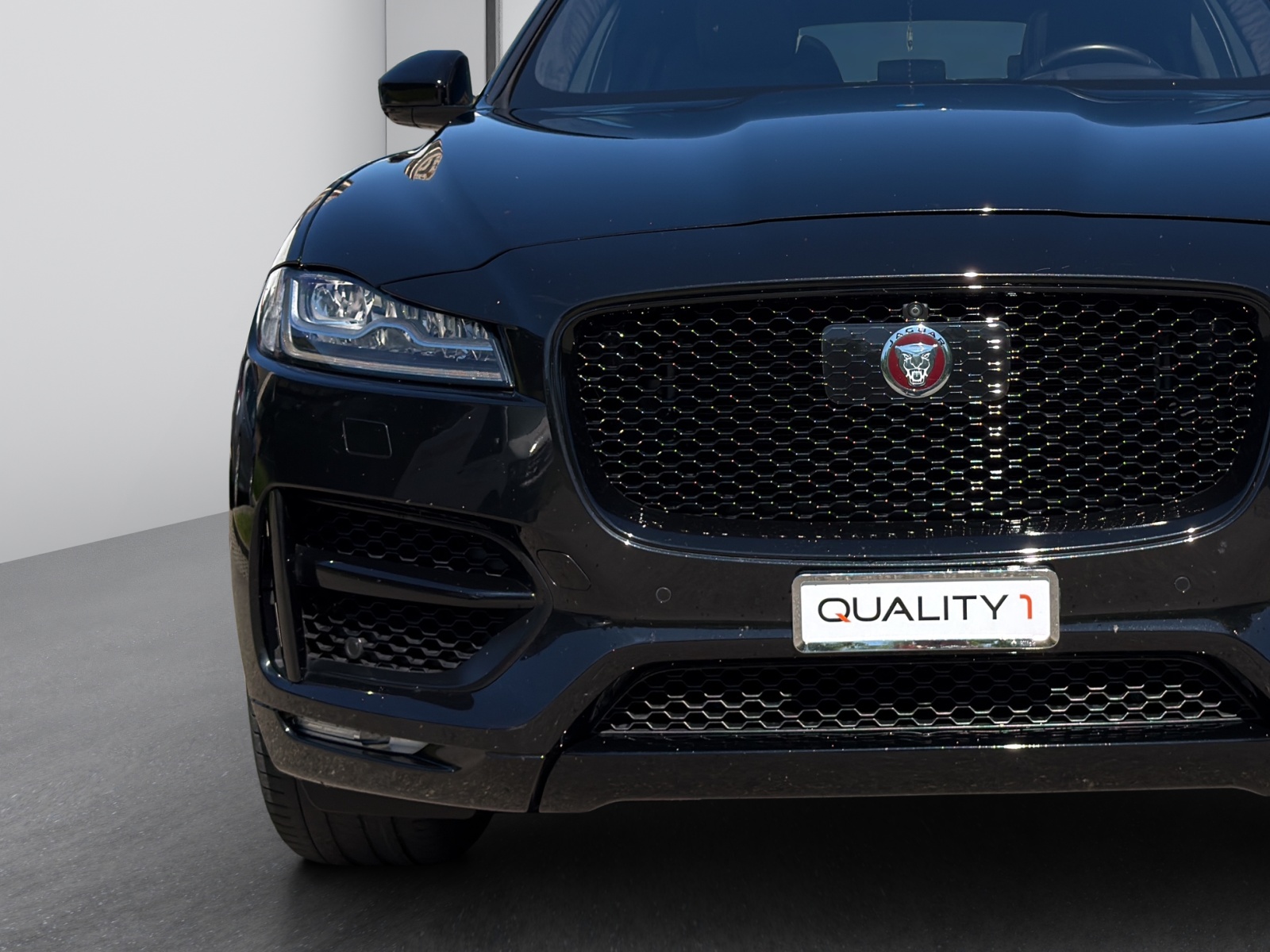 JAGUAR F-Pace 30t 2.0 Prestige AWD Automatik-image-6