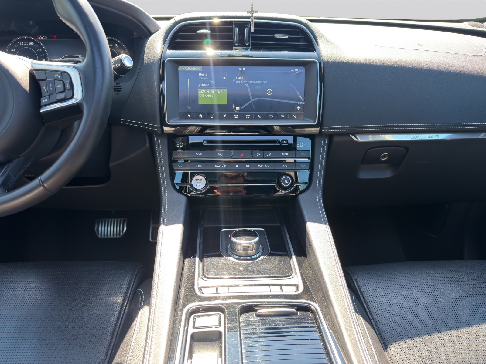 JAGUAR F-Pace 30t 2.0 Prestige AWD Automatik-image-18