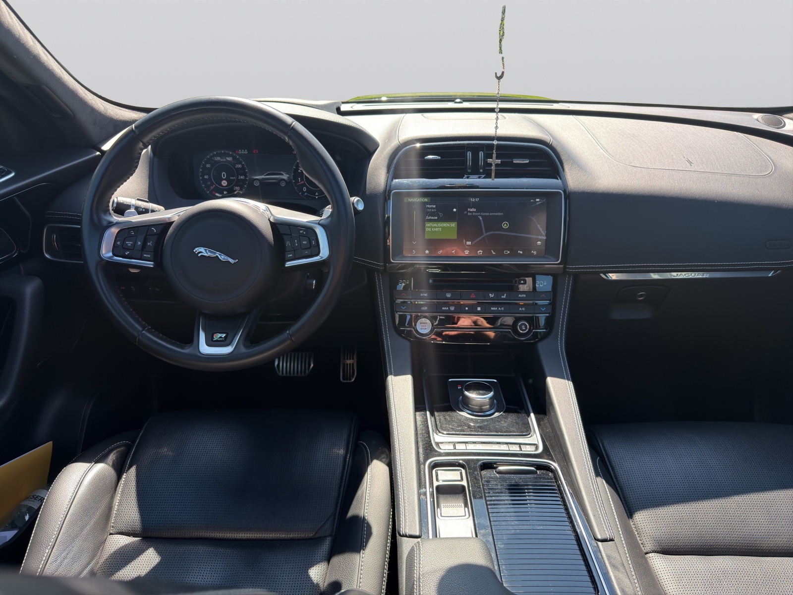 JAGUAR F-Pace 30t 2.0 Prestige AWD Automatik-image-12