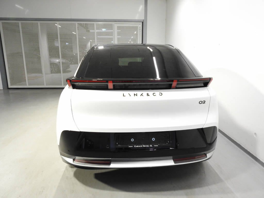 LYNK & CO 02-image-4