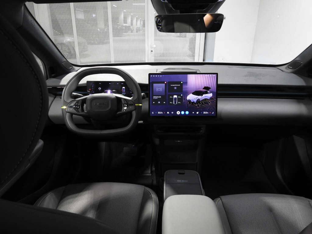 LYNK & CO 02-image-8