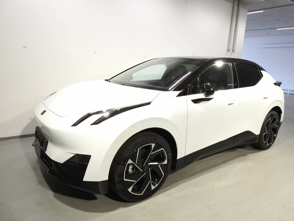 LYNK & CO 02