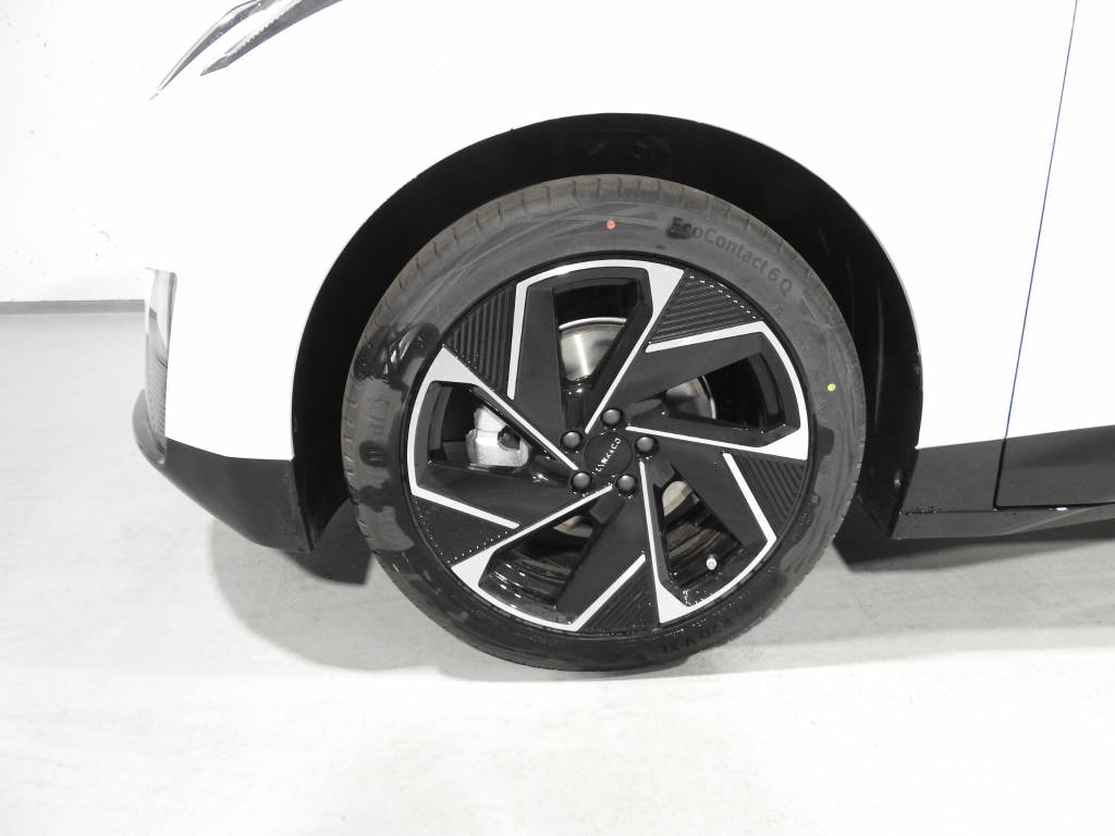 LYNK & CO 02-image-14