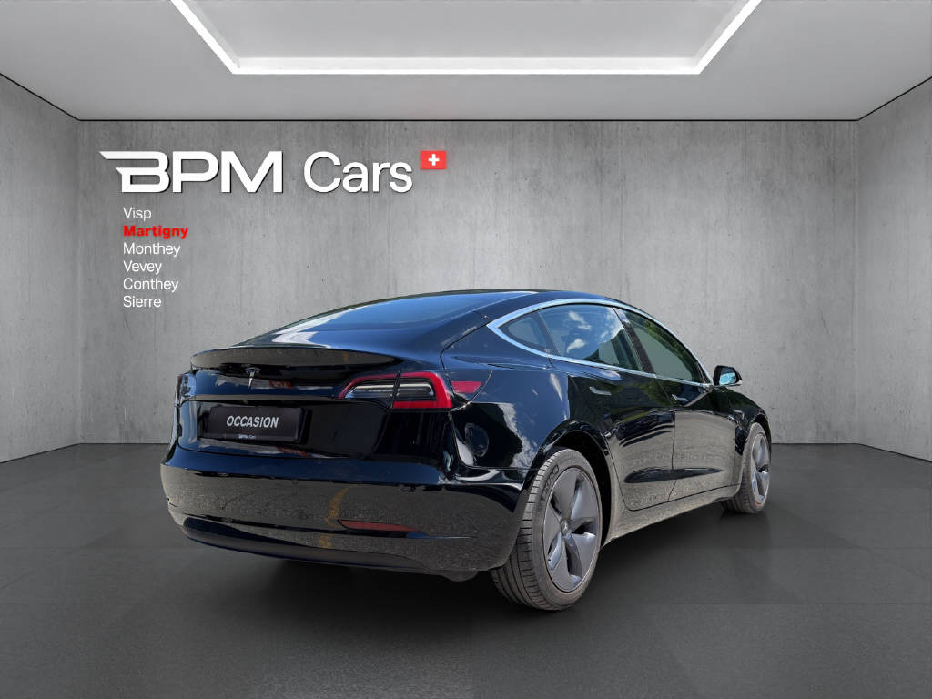 TESLA Model 3 Long Range Dual Motor AWD-showroom-element-3