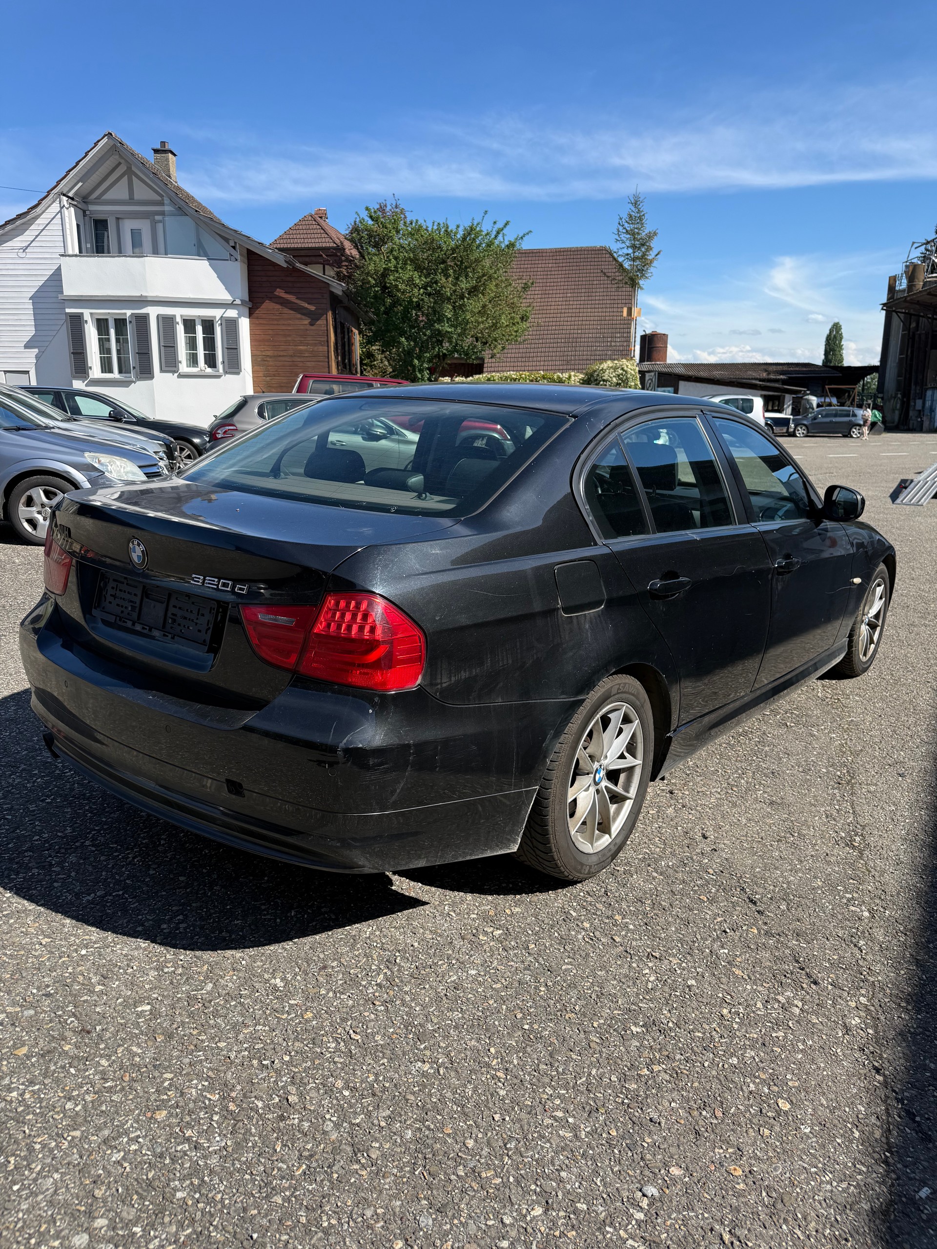 BMW 320d Dynamic Edition Steptronic-image-2