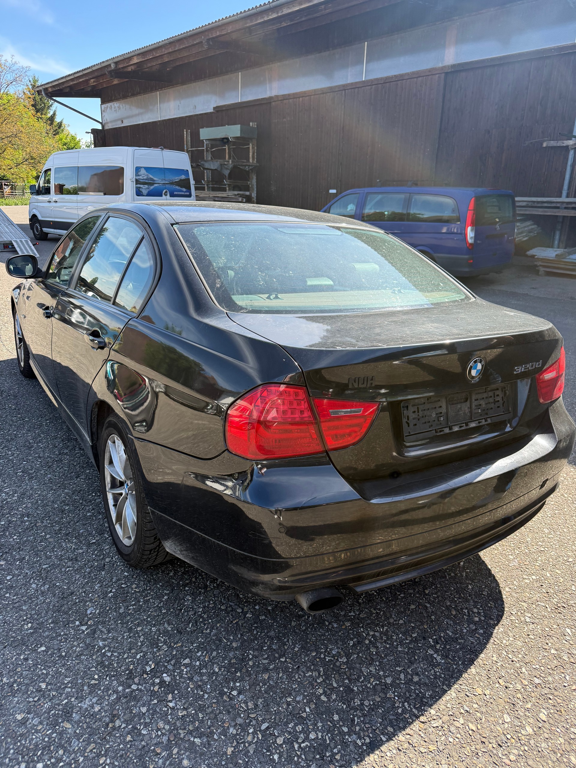 BMW 320d Dynamic Edition Steptronic-image-3