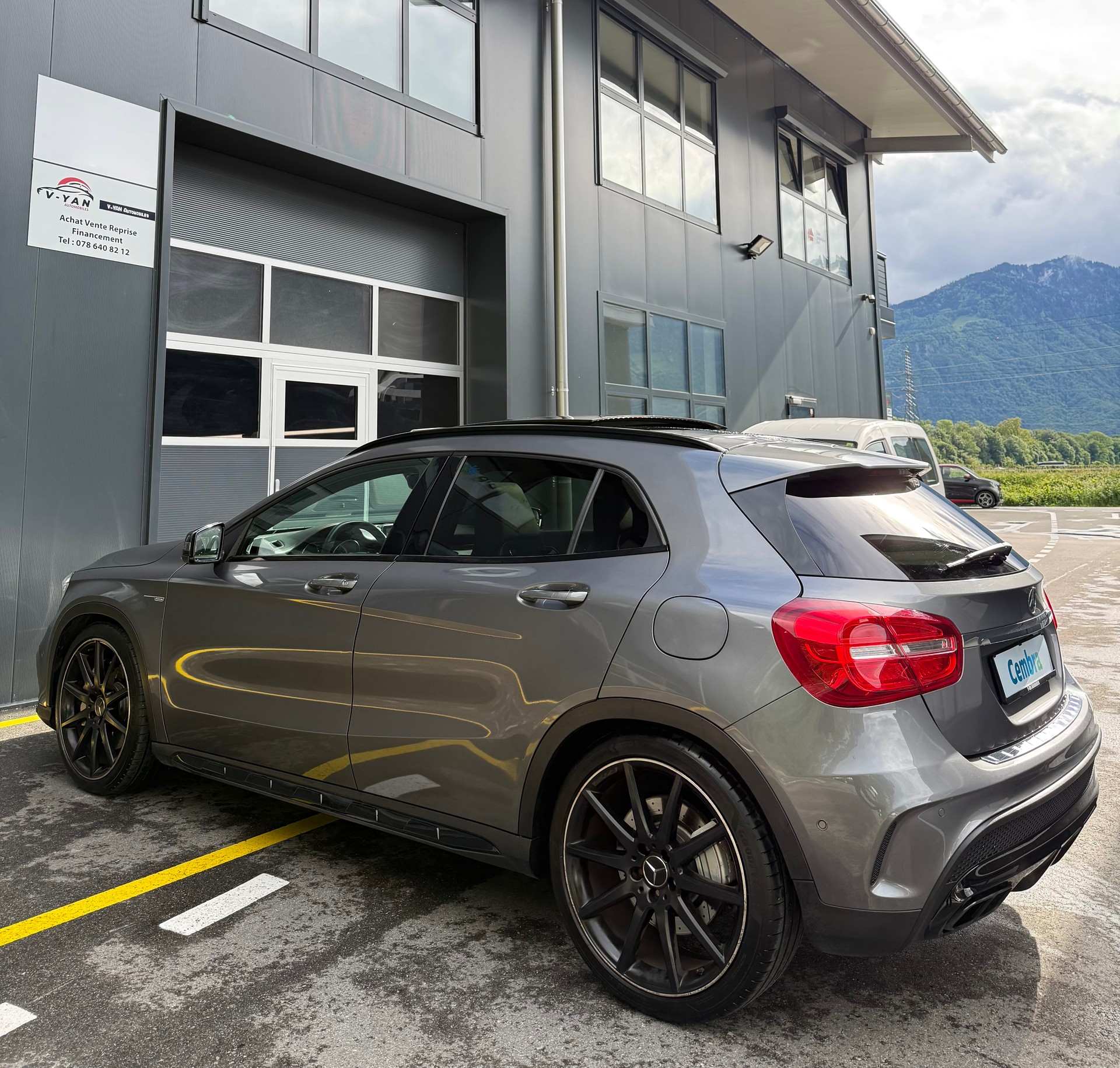 MERCEDES-BENZ GLA 45 AMG 4Matic 7G-DCT-image-5