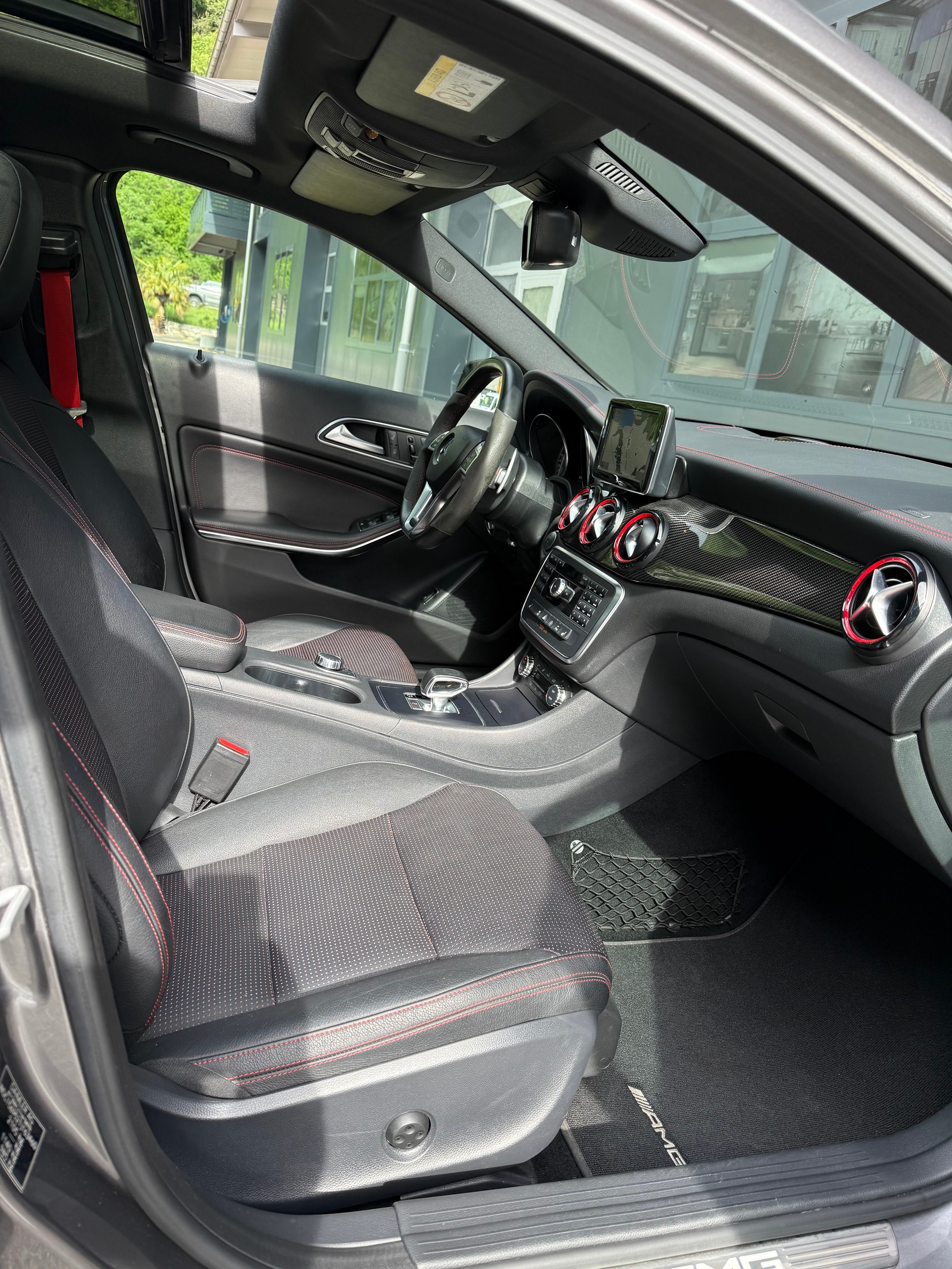 MERCEDES-BENZ GLA 45 AMG 4Matic 7G-DCT-image-11