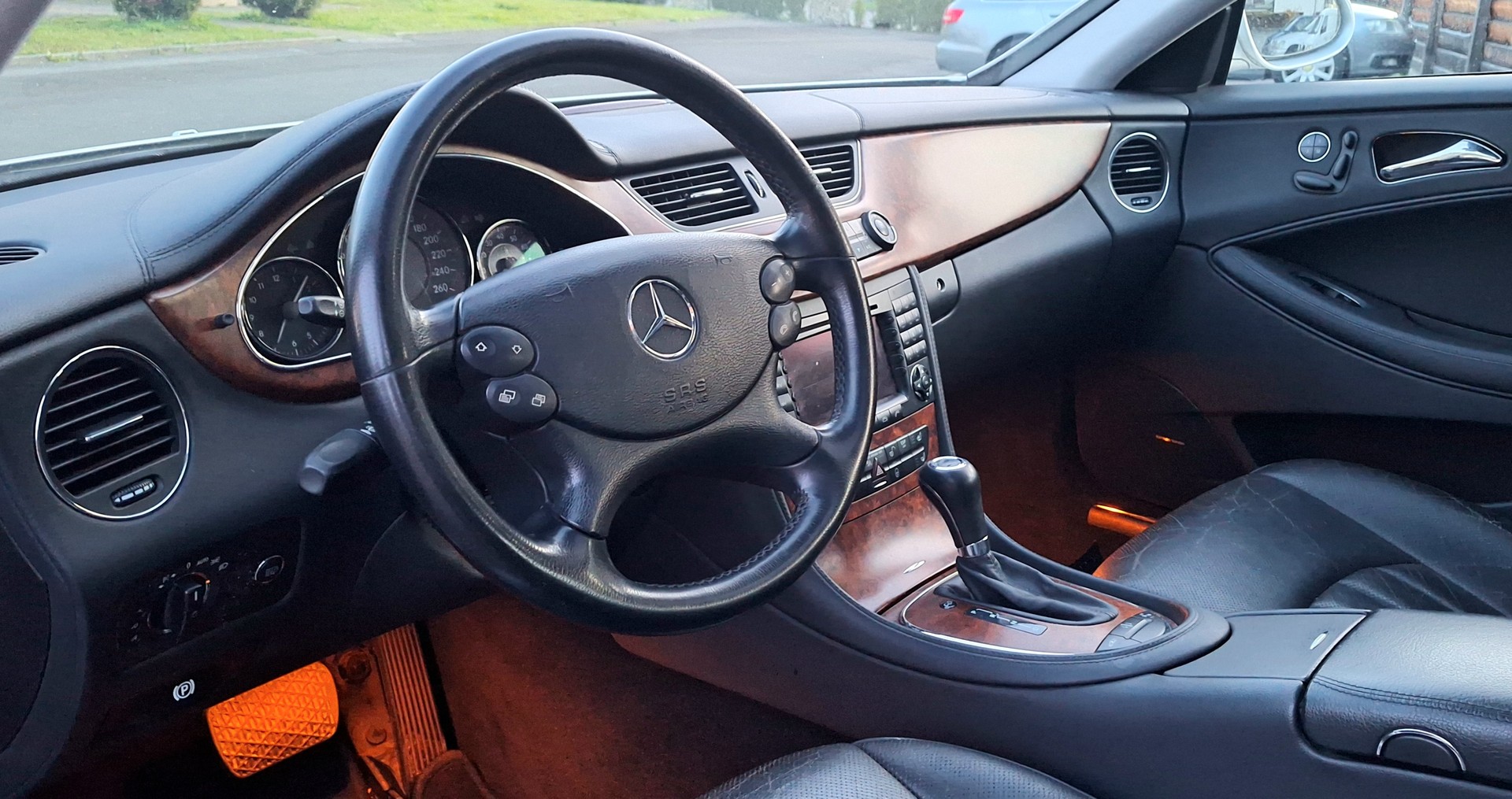 MERCEDES-BENZ CLS 350 CGI 7G-Tronic-image-6