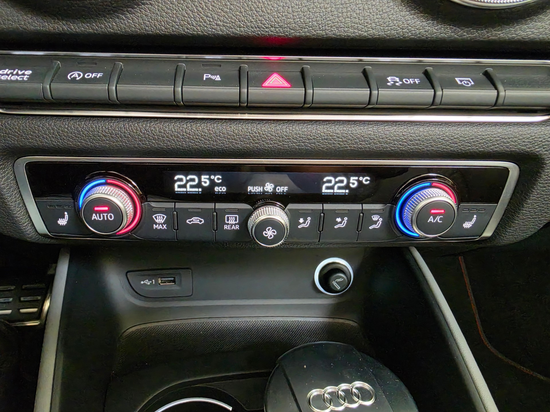 AUDI S3 Cabriolet 2.0 TFSI quattro S-tronic-image-15