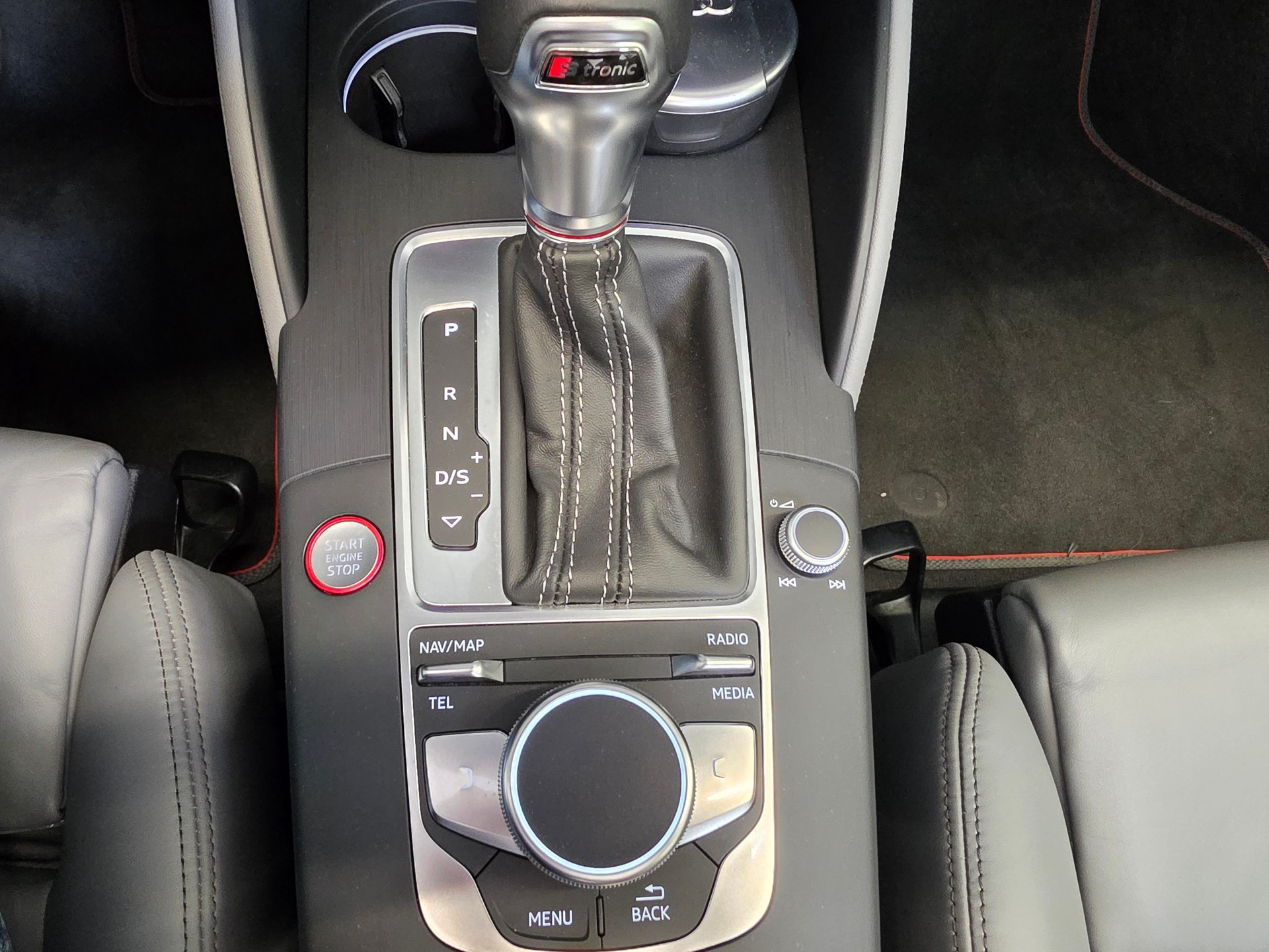 AUDI S3 Cabriolet 2.0 TFSI quattro S-tronic-image-16
