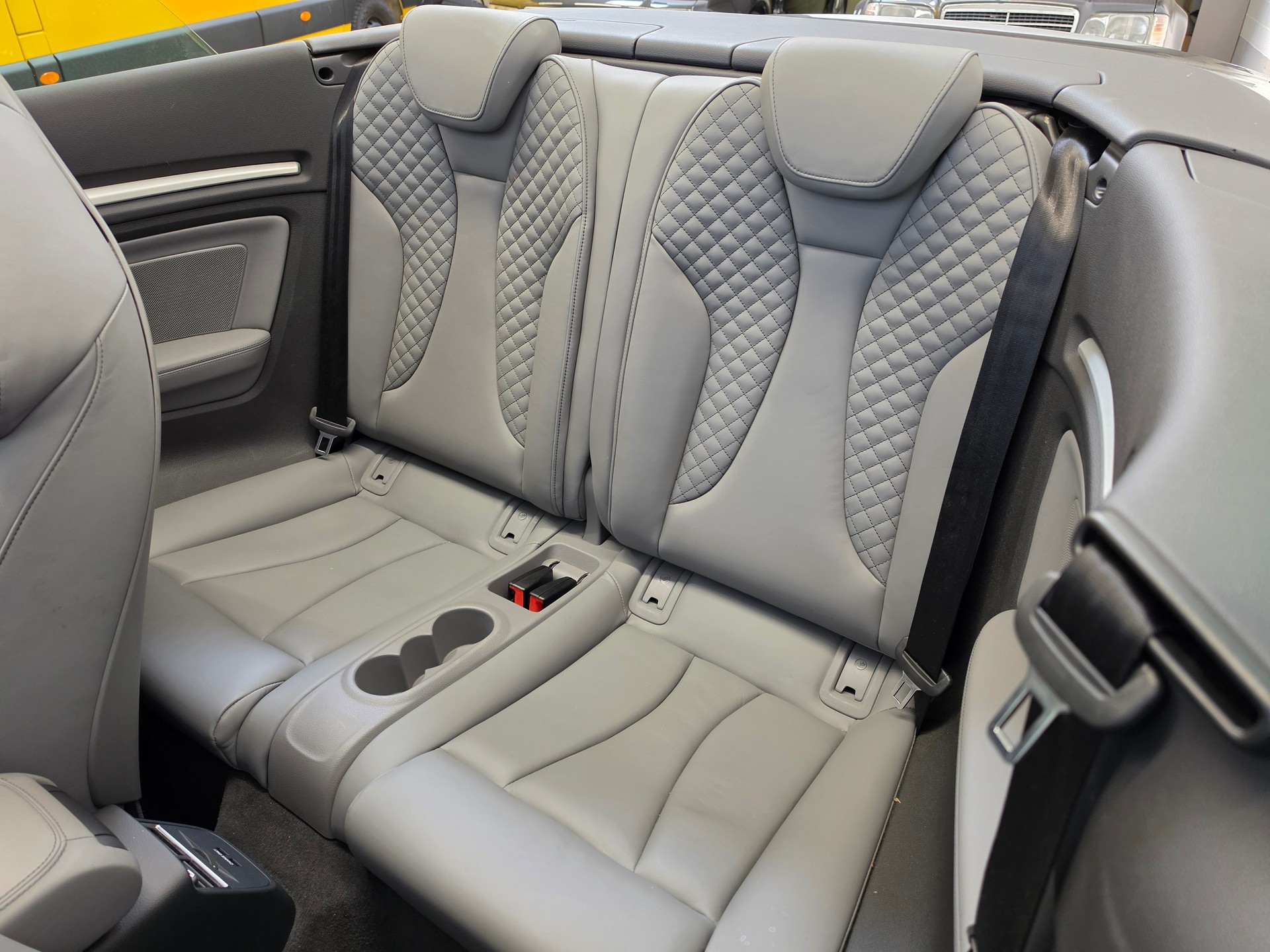 AUDI S3 Cabriolet 2.0 TFSI quattro S-tronic-image-7
