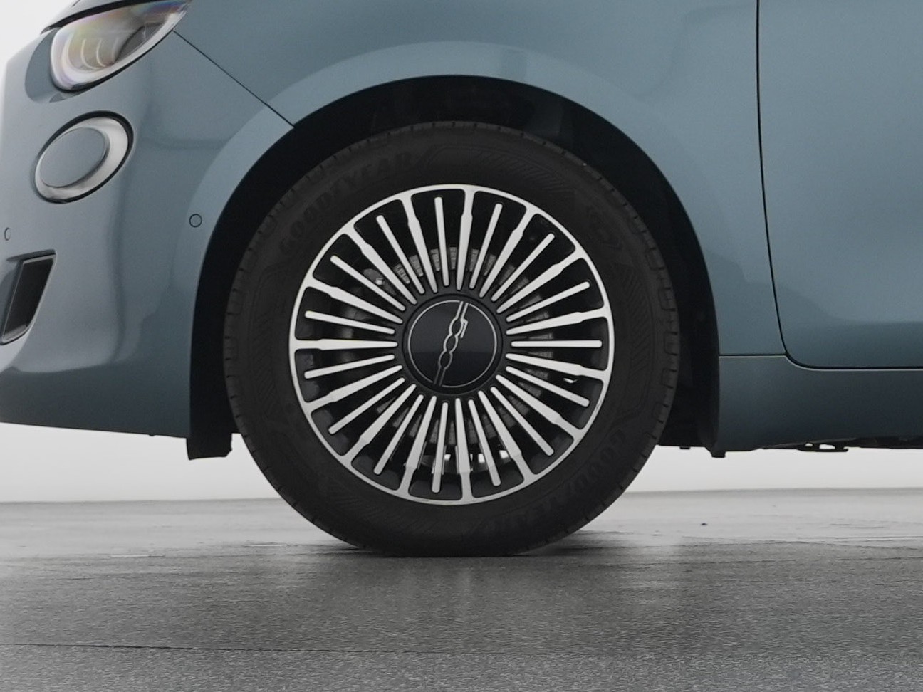 FIAT 500 electric 87 kW Icon-showroom-element-2