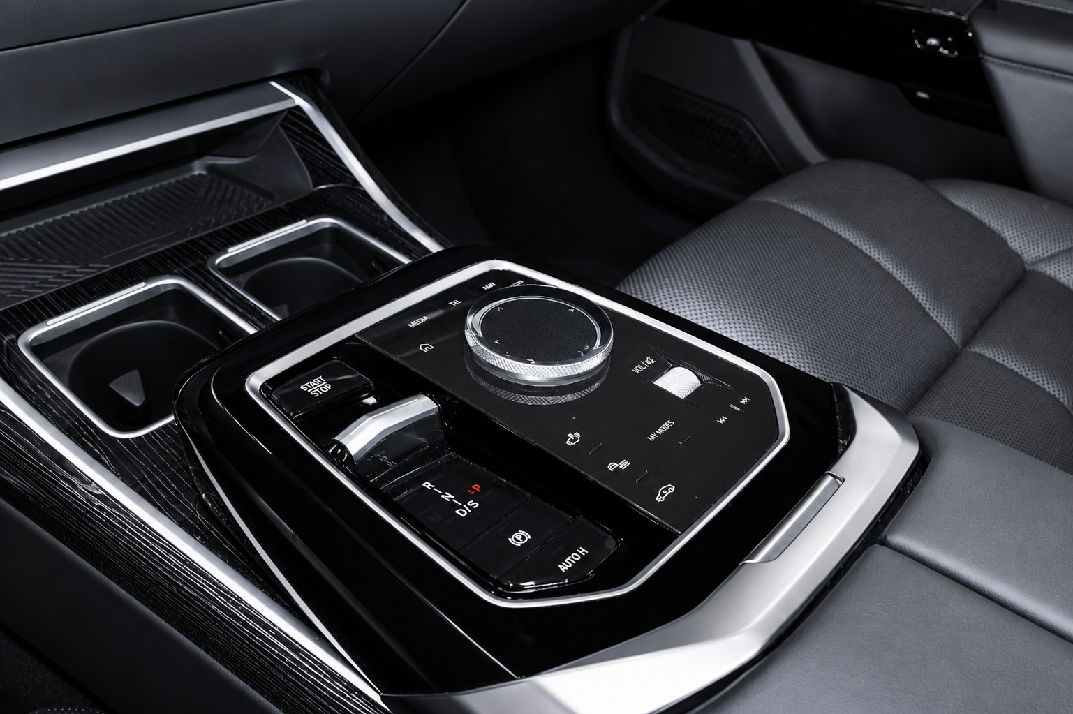 BMW 740d xDrive M _ Sport Pro * CH FAHRZEUG *-image-14