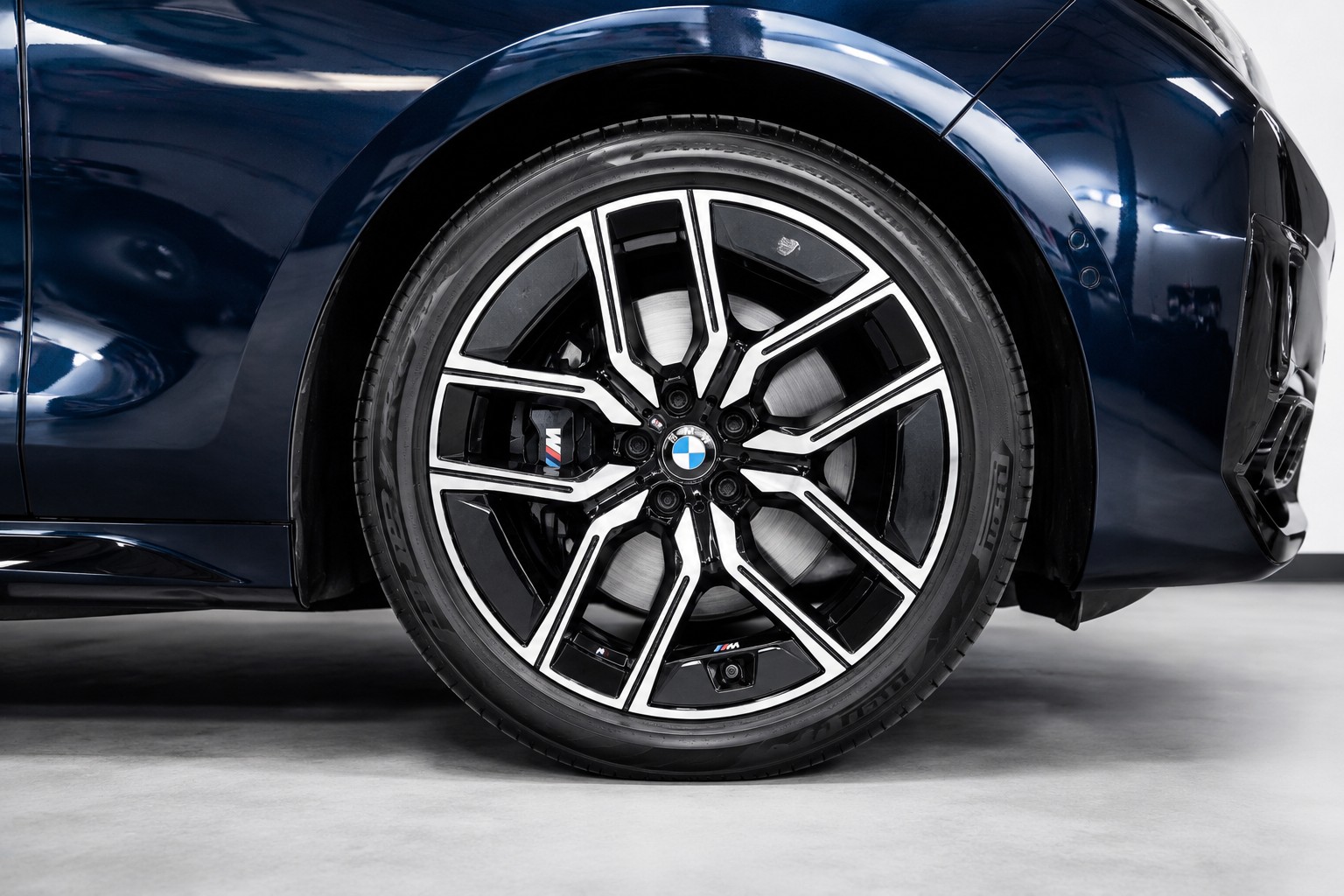 BMW 740d xDrive M _ Sport Pro * CH FAHRZEUG *-image-16