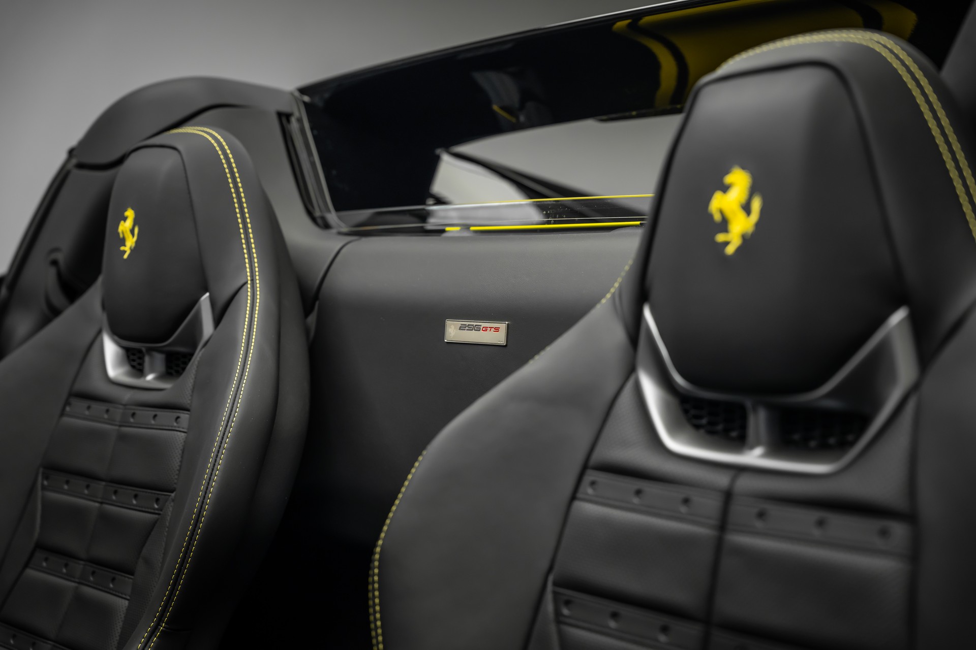 FERRARI * 296 GTS * SCHWARZ/SCHWARZ * PPF GANZES AUTO * LEASING AB 1390.- *-image-15