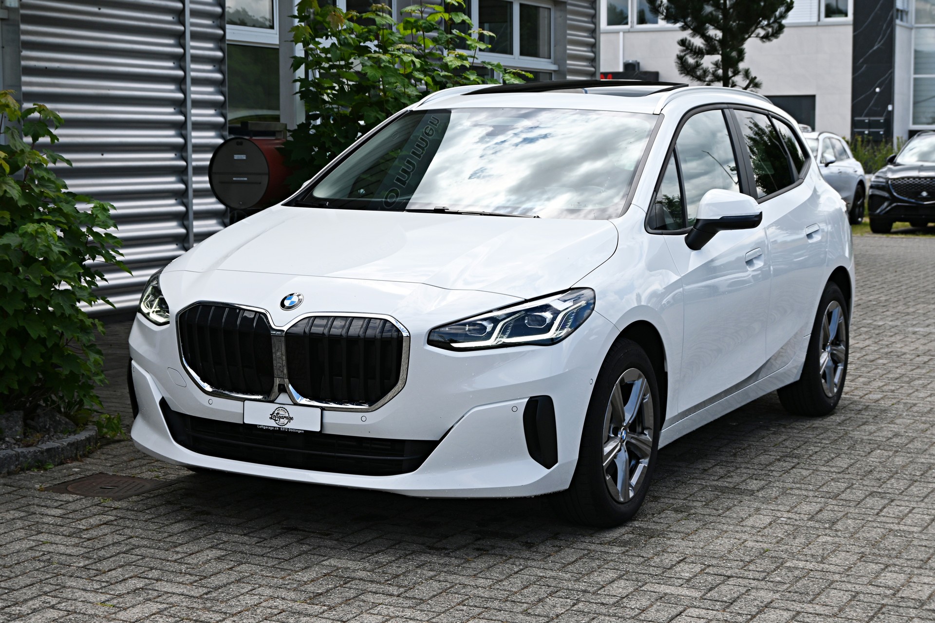 BMW 223d Active Tourer xDrive DKG 4X4 (CH Auto) + AHK 1500kg-showroom-element-1