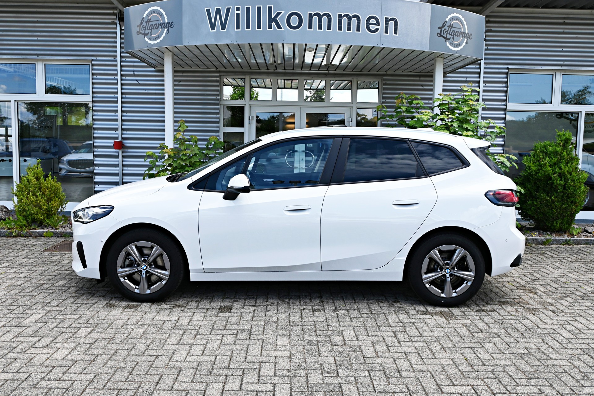 BMW 223d Active Tourer xDrive DKG 4X4 (CH Auto) + AHK 1500kg-image-4