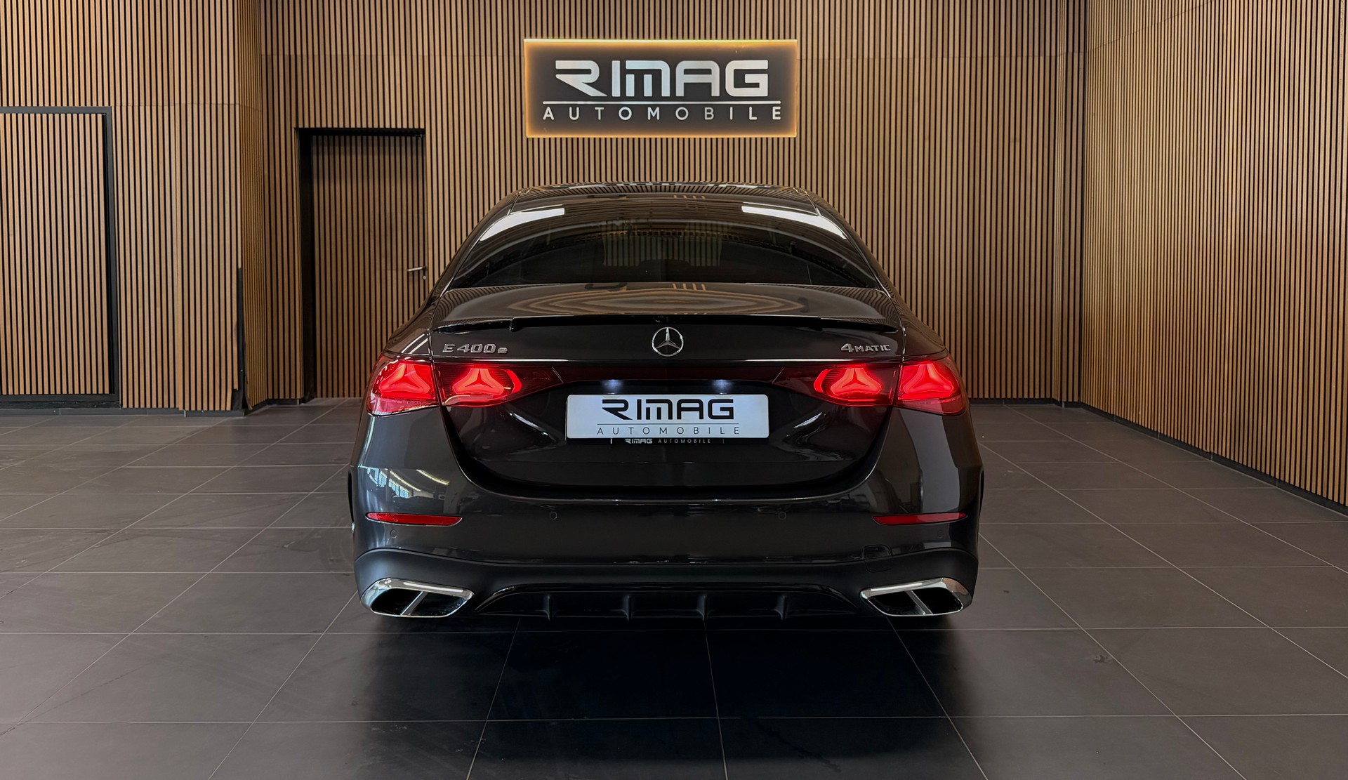 MERCEDES-BENZ E 400 e 4Matic 9G-Tronic | Ch-Fzg. | CarVertical | Vollausstattung-image-7