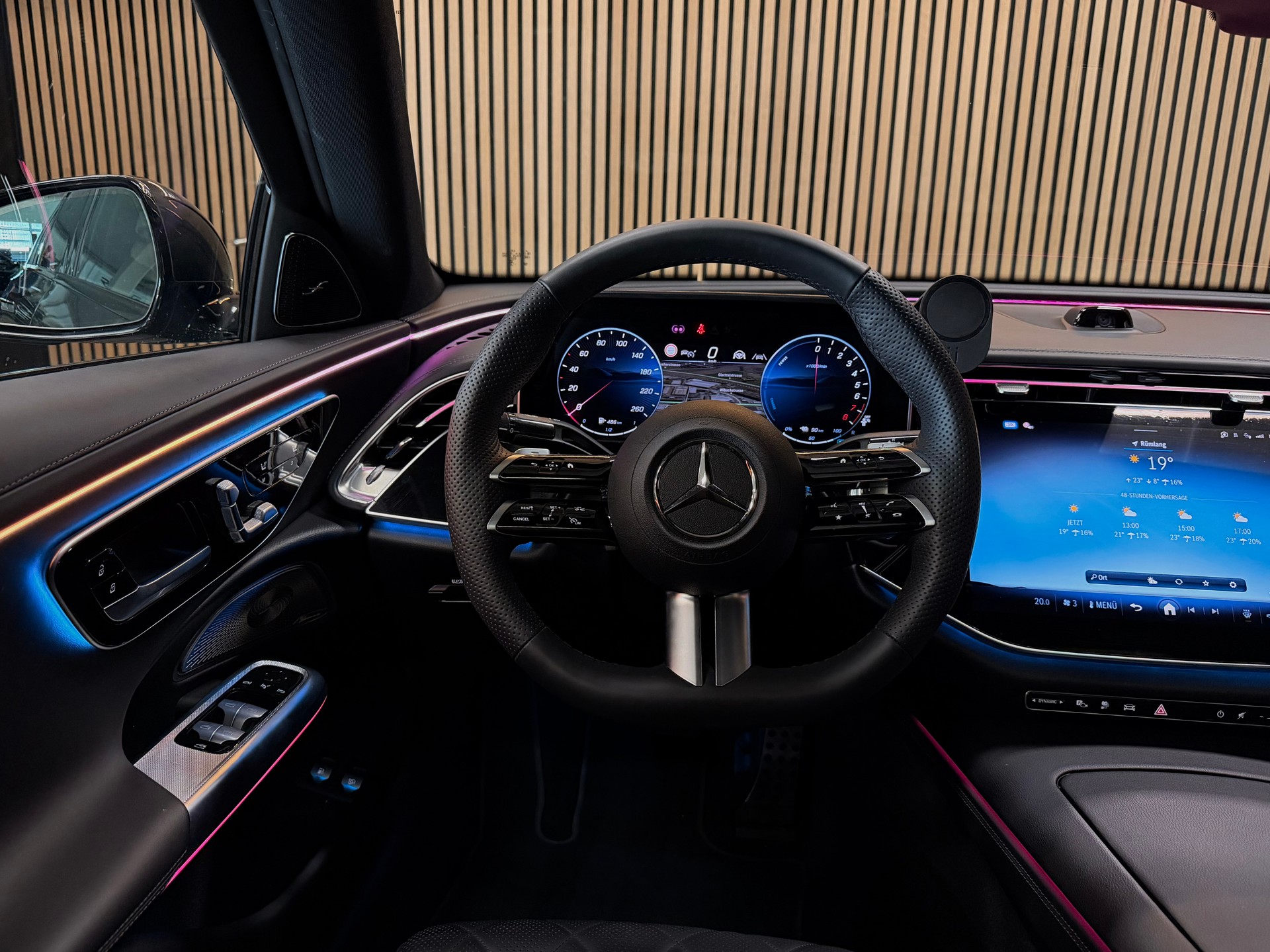 MERCEDES-BENZ E 400 e 4Matic 9G-Tronic | Ch-Fzg. | CarVertical | Vollausstattung-image-19