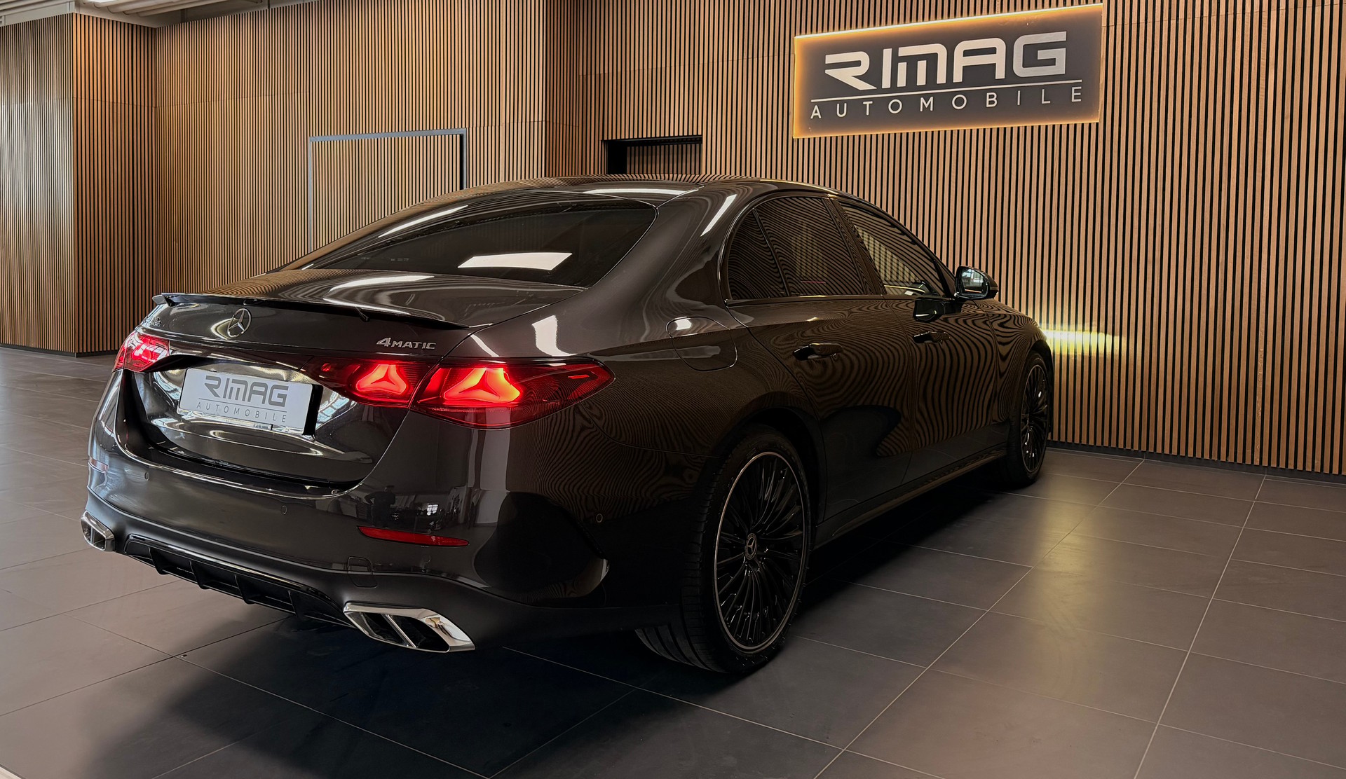 MERCEDES-BENZ E 400 e 4Matic 9G-Tronic | Ch-Fzg. | CarVertical | Vollausstattung-image-9