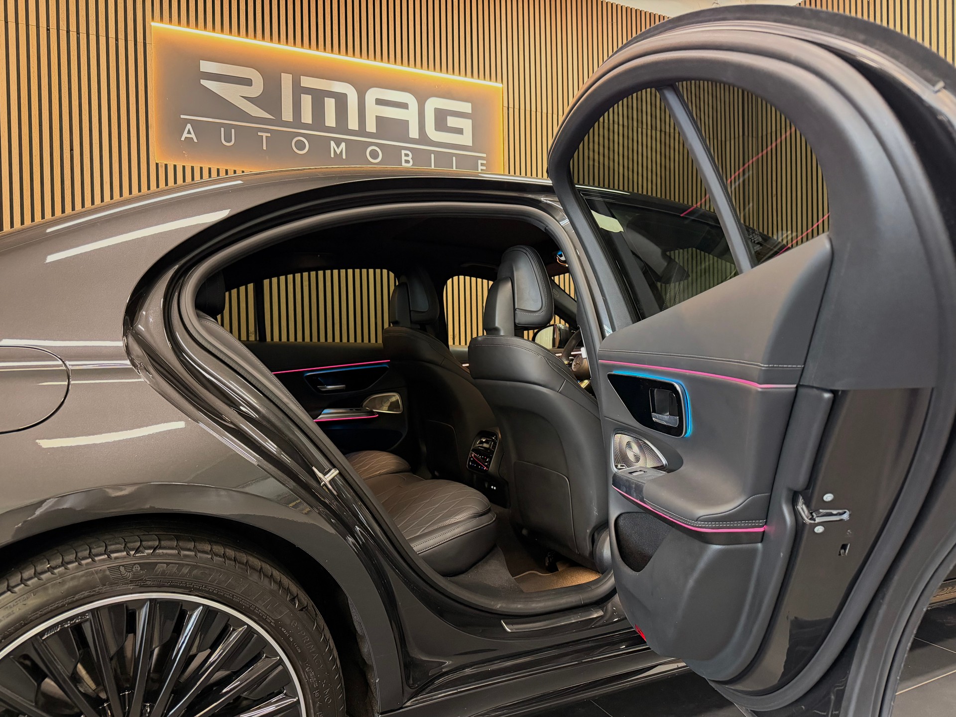 MERCEDES-BENZ E 400 e 4Matic 9G-Tronic | Ch-Fzg. | CarVertical | Vollausstattung-image-27