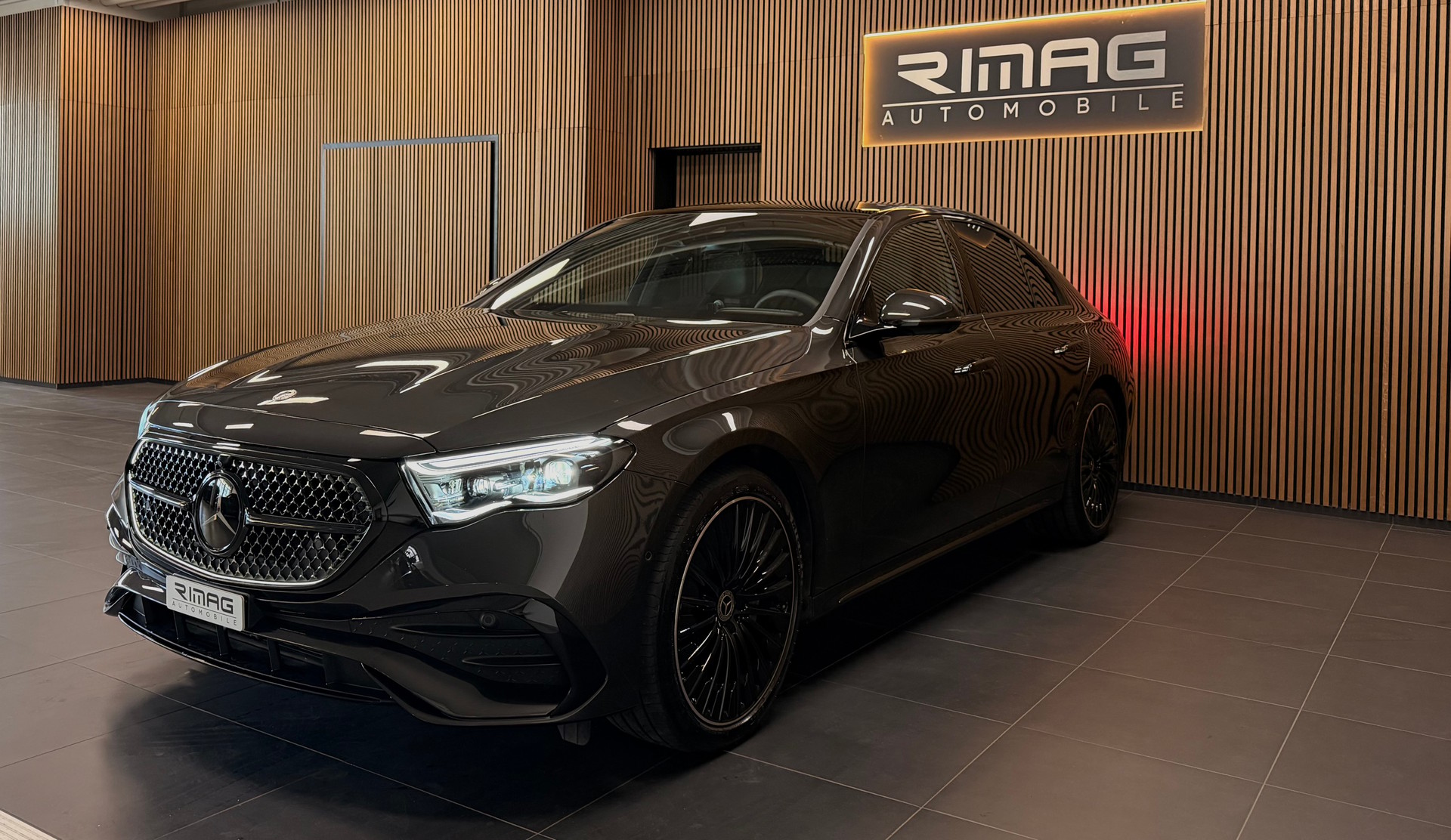 MERCEDES-BENZ E 400 e 4Matic 9G-Tronic | Ch-Fzg. | CarVertical | Vollausstattung-showroom-element-2