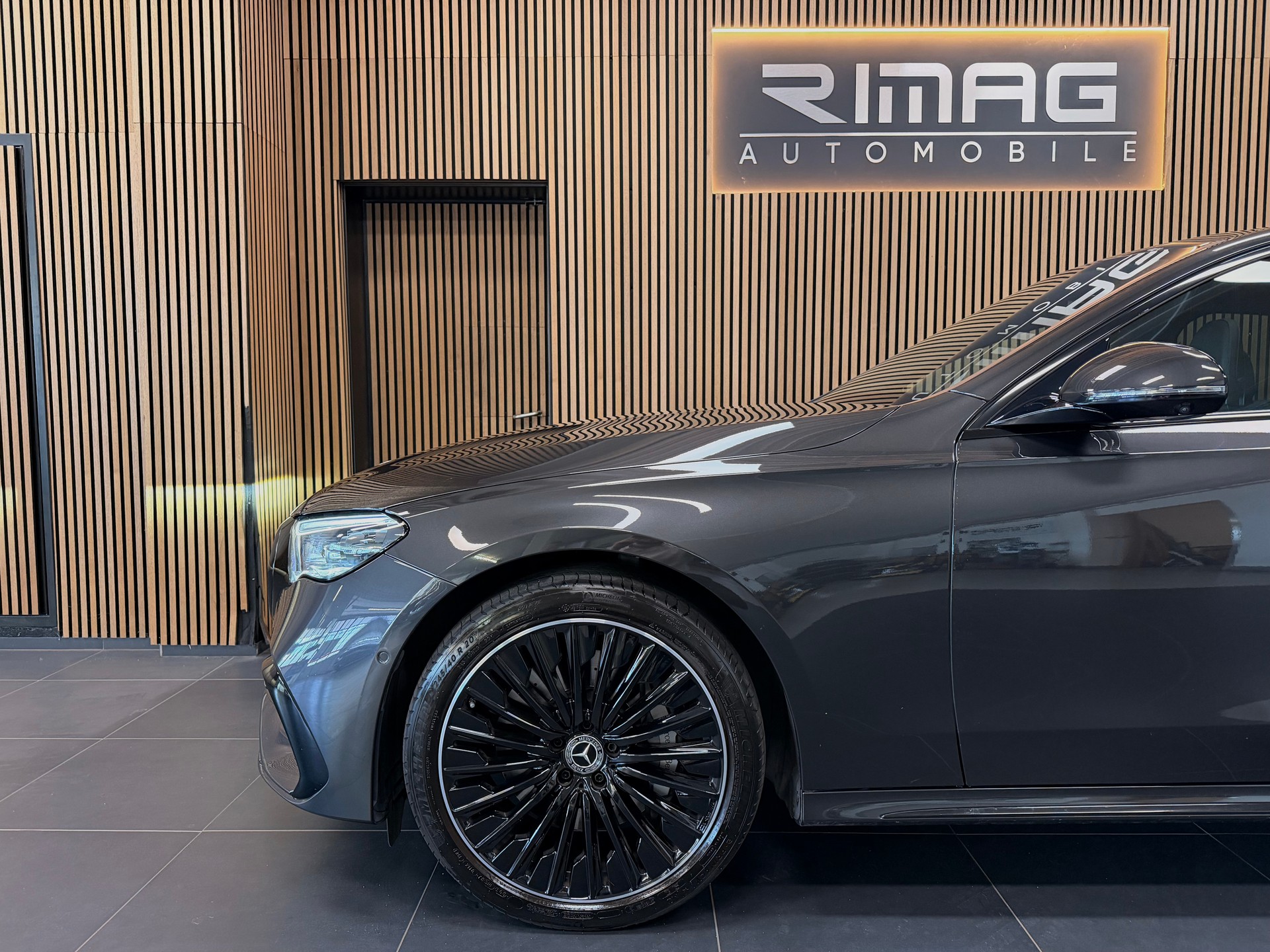 MERCEDES-BENZ E 400 e 4Matic 9G-Tronic | Ch-Fzg. | CarVertical | Vollausstattung-image-5