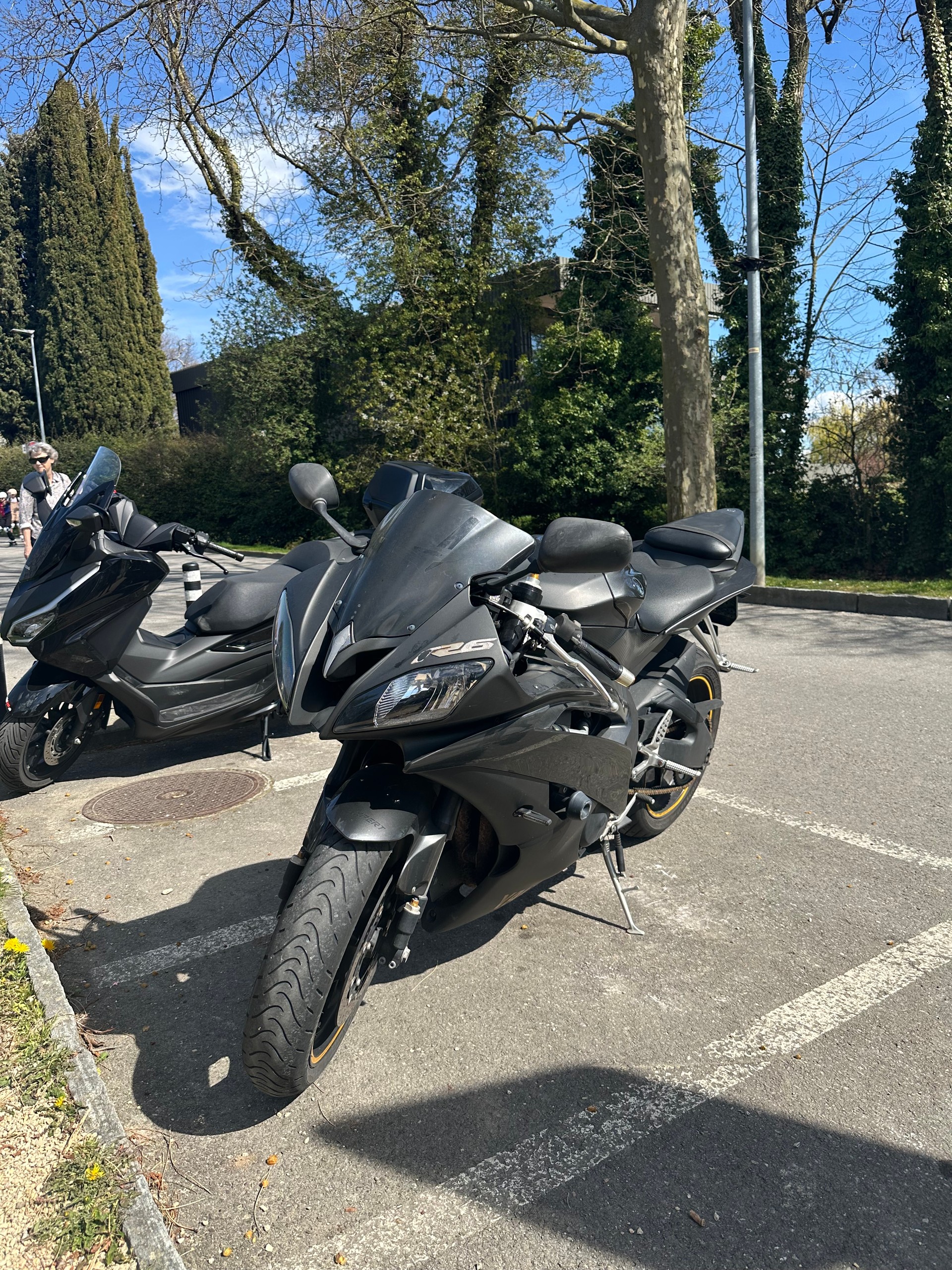 YAMAHA YZF-R6-image-1