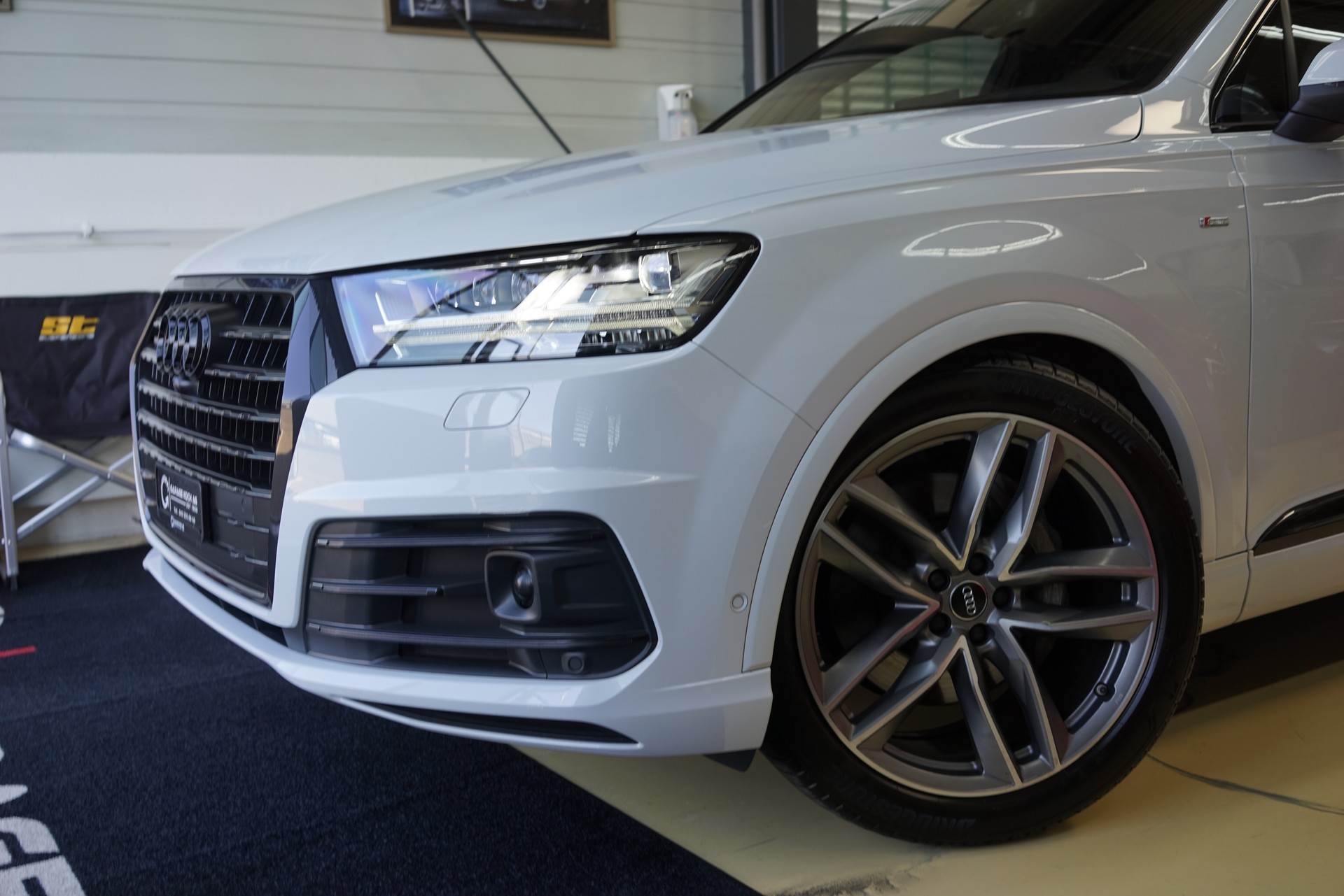 AUDI Q7 3.0 TDI quattro tiptronic-showroom-element-3