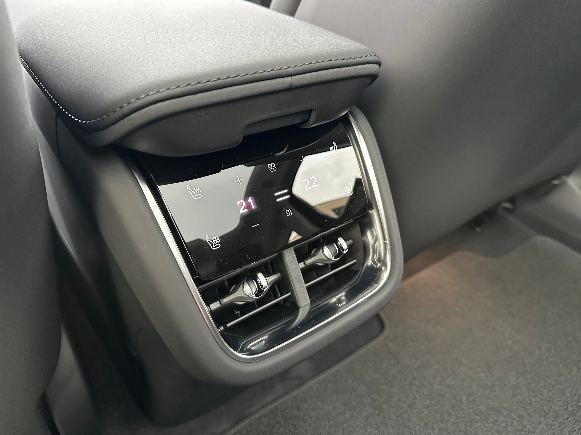 VOLVO ES90 Ultra-image-15