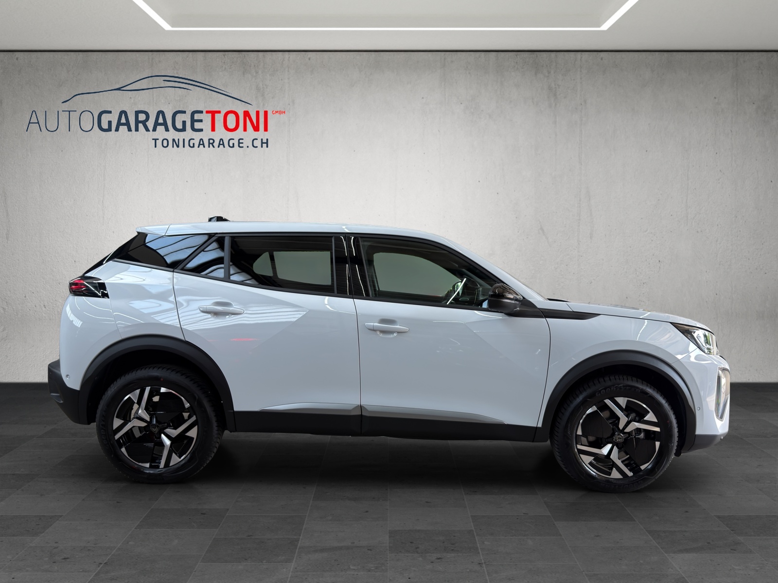 PEUGEOT 2008 1.2 145 MHEV Allure Premium-image-4