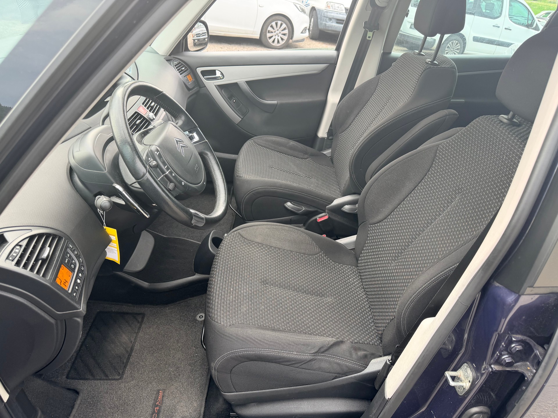 CITROEN C4 Picasso 2.0i 16V Edition Automatic-image-9