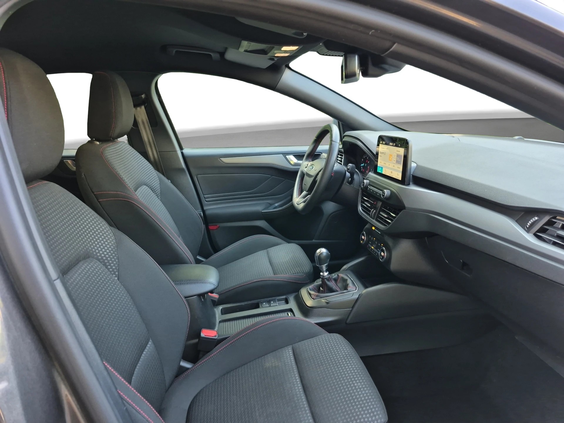 FORD Focus 1.0 MHEV ST-Line-image-11
