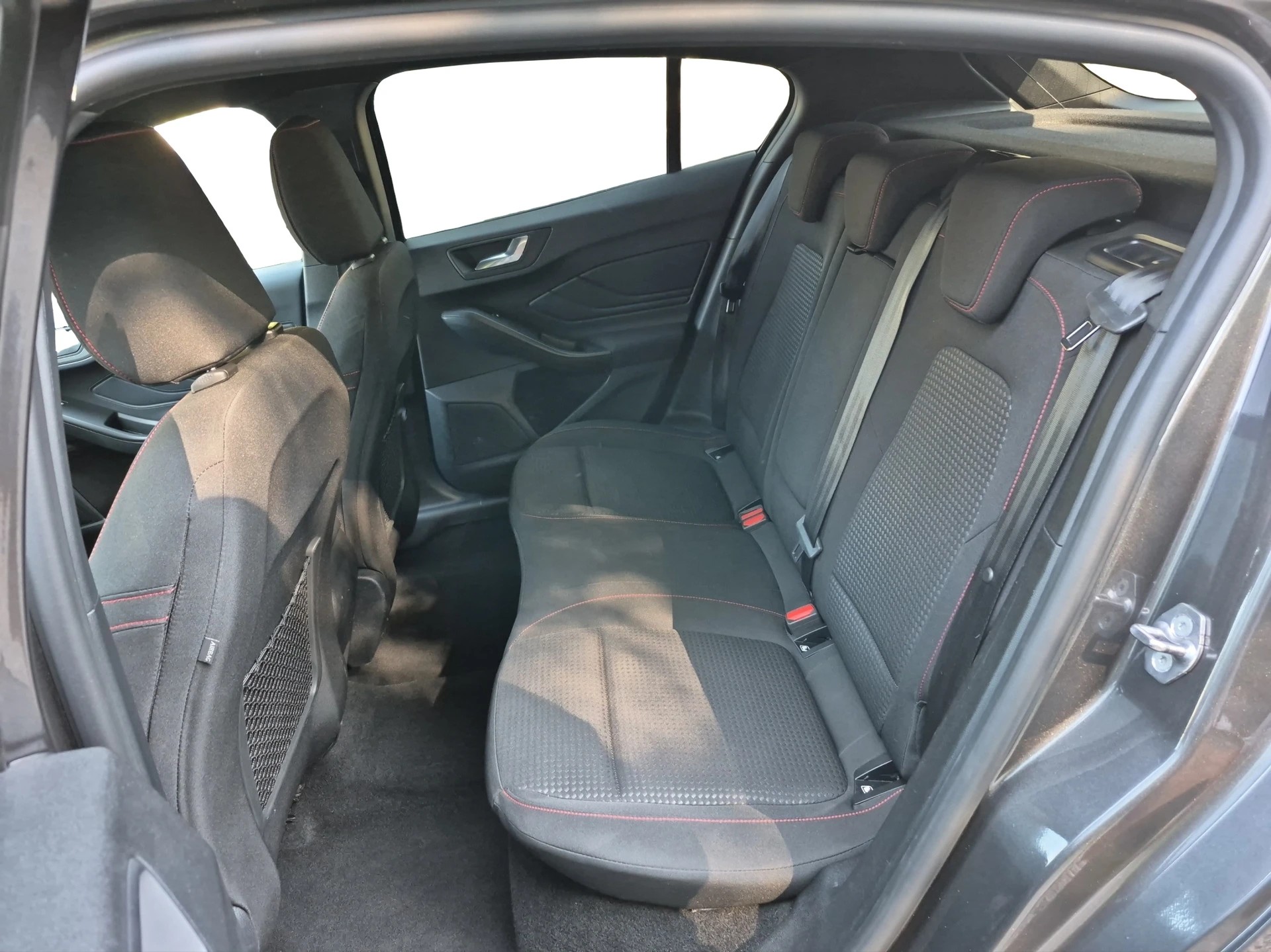 FORD Focus 1.0 MHEV ST-Line-image-7