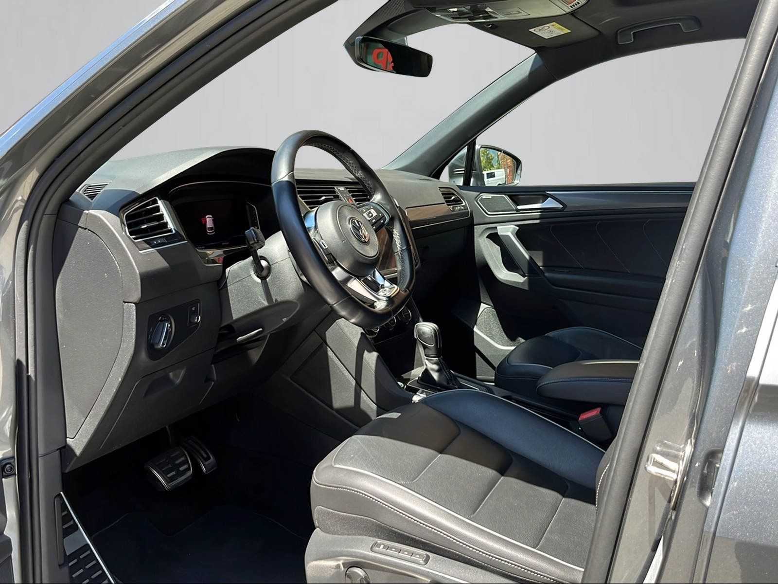 VW Tiguan 2.0TSI Highline 4Motion DSG-showroom-element-1