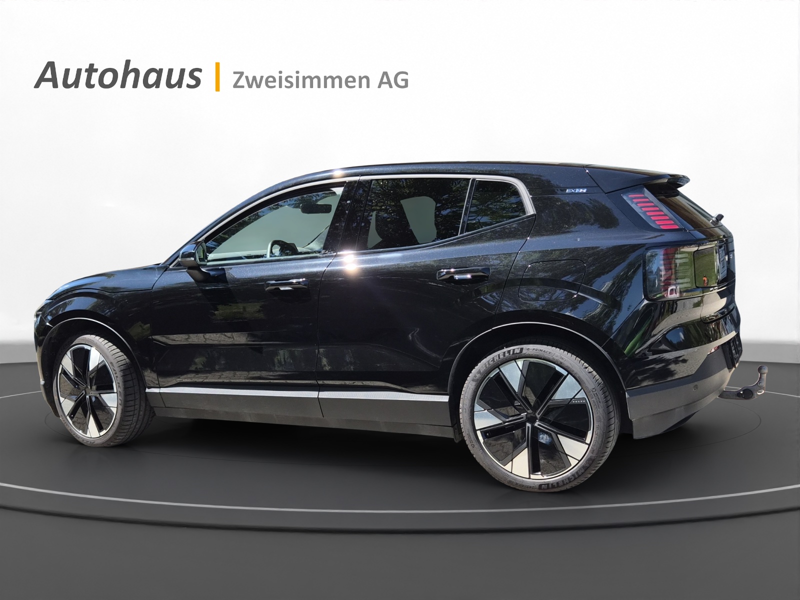 VOLVO EX30 E60 69kWh Twin Plus-showroom-element-2
