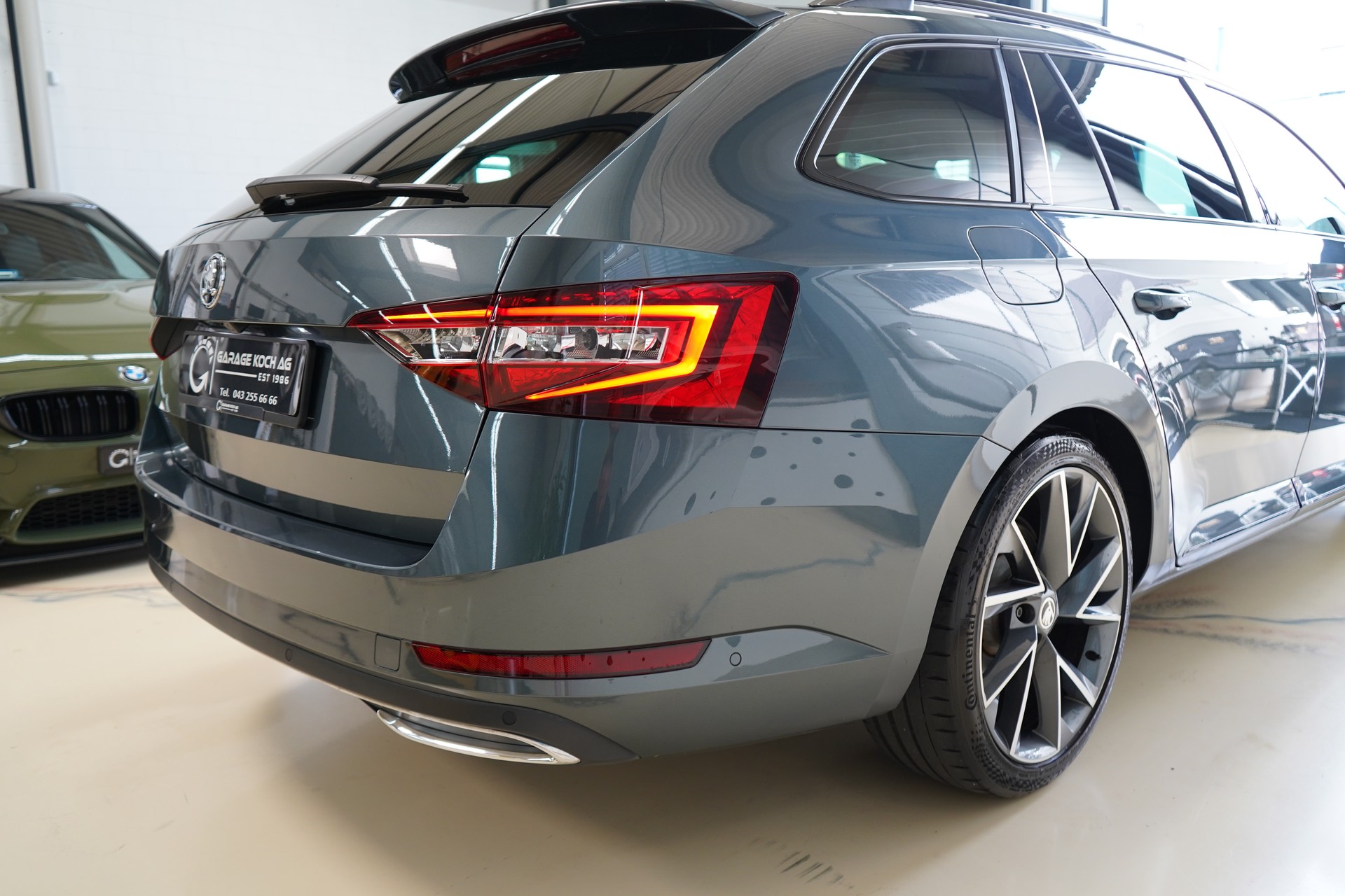 SKODA Superb Combi 2.0 TDi SportLine+ 4x4 DSG-image-9