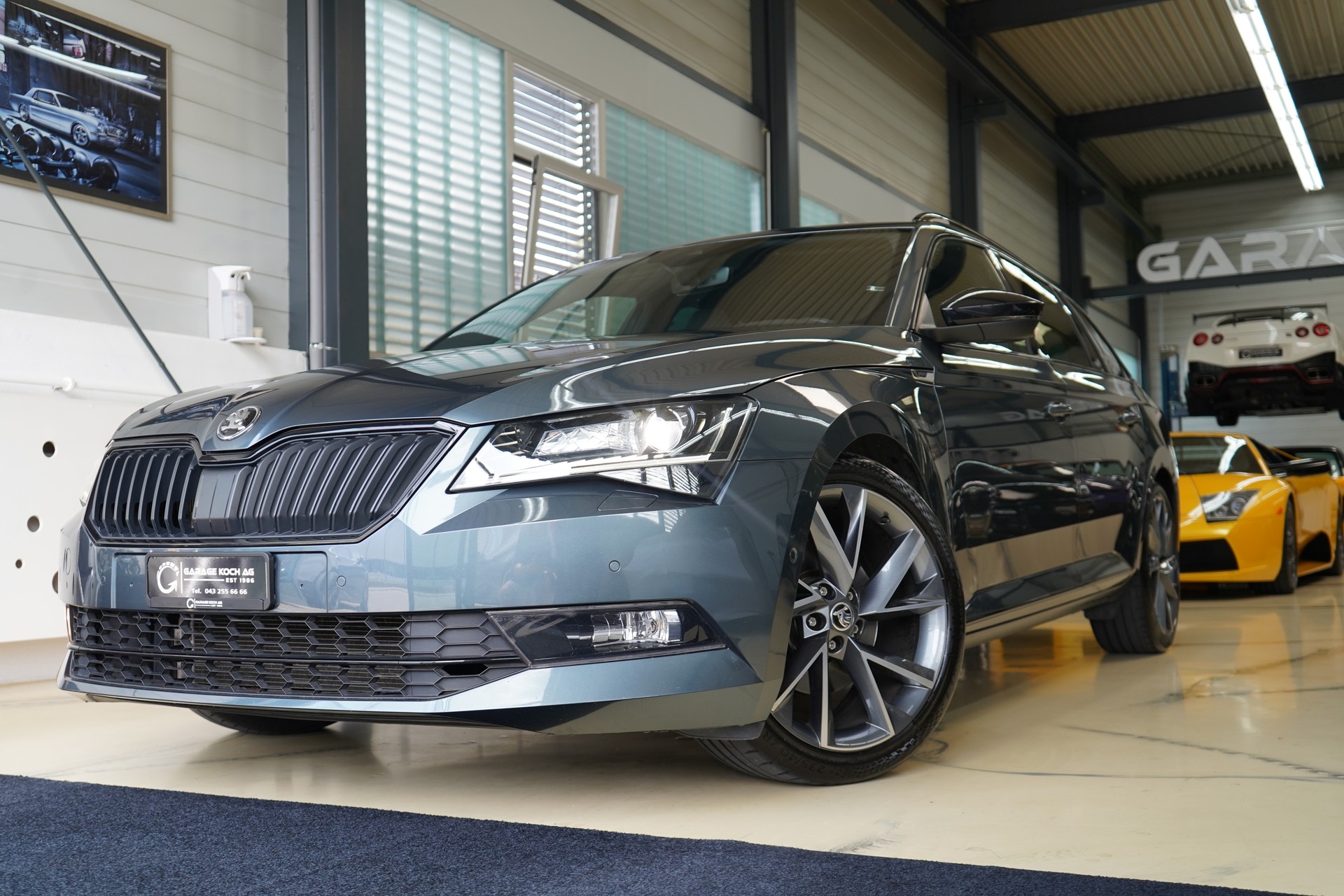 SKODA Superb Combi 2.0 TDi SportLine+ 4x4 DSG-showroom-element-1