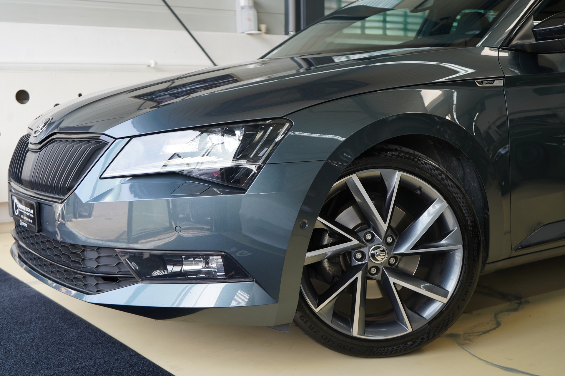 SKODA Superb Combi 2.0 TDi SportLine+ 4x4 DSG-showroom-element-3