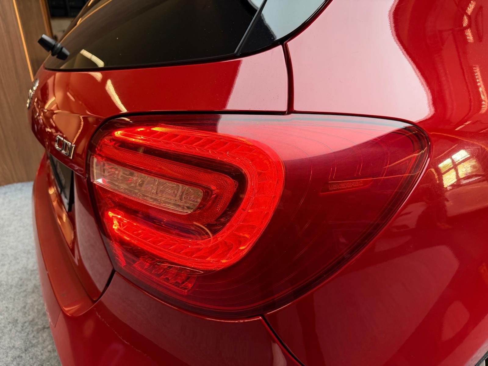 MERCEDES-BENZ A 160 CDI Urban-image-9