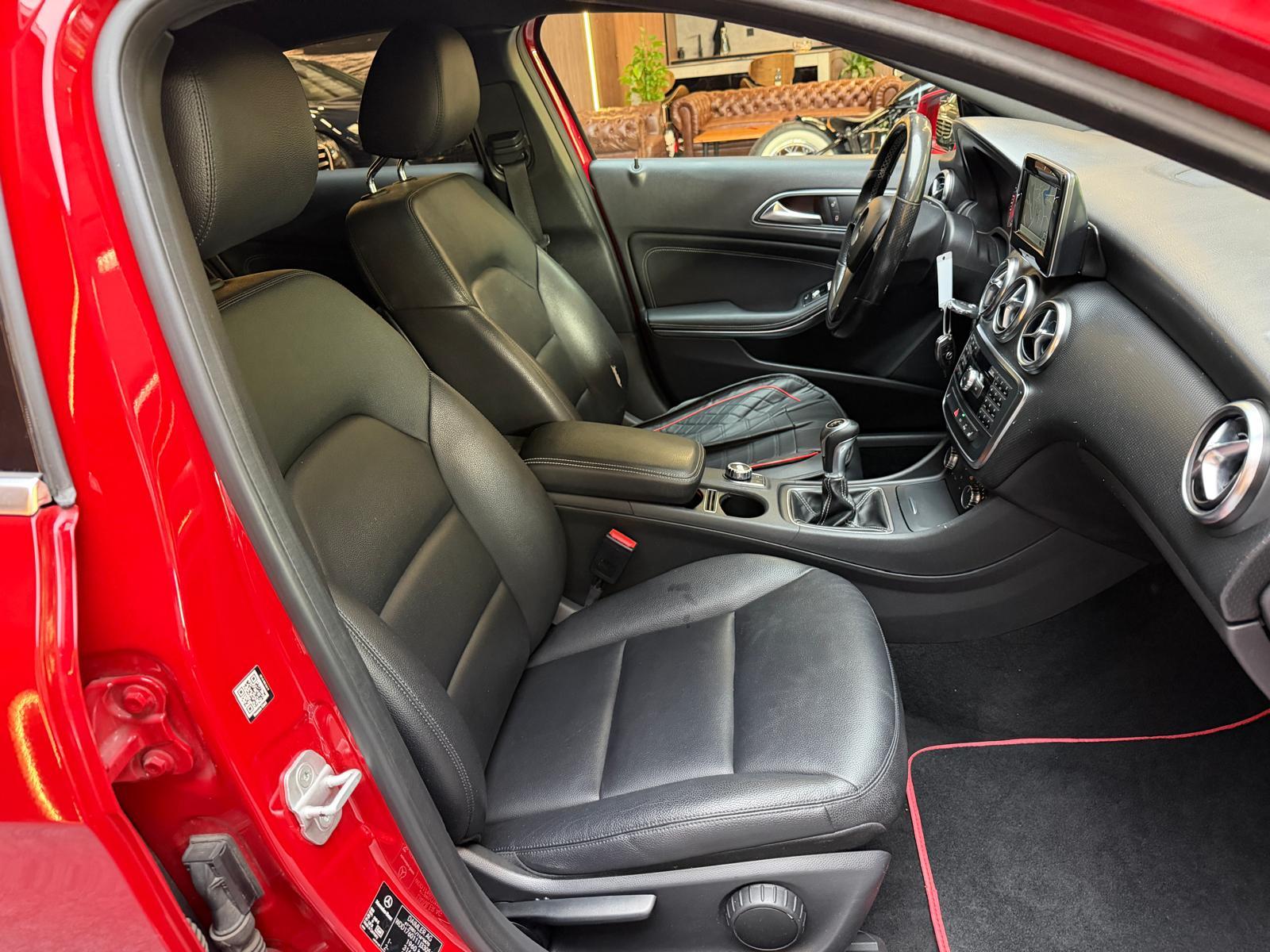 MERCEDES-BENZ A 160 CDI Urban-image-15