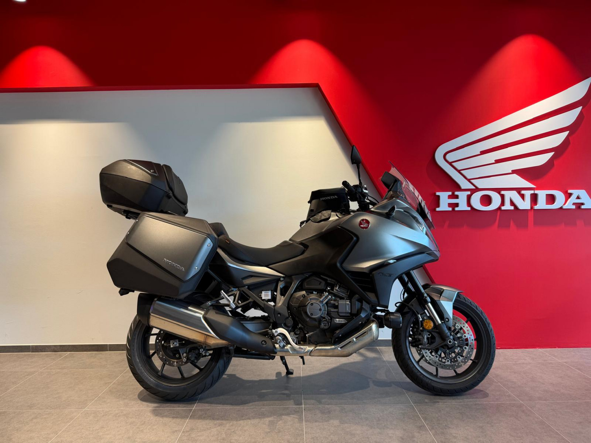 HONDA NT 1100 DCT-image-1