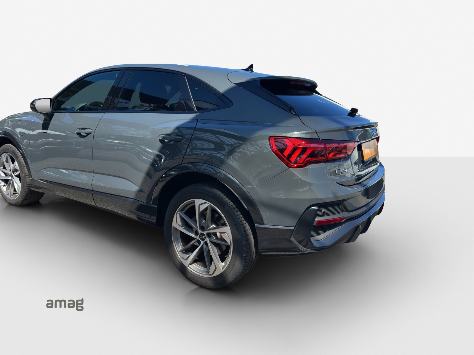 AUDI Q3 Sportback 45 TFSI e S-tronic-showroom-element-2