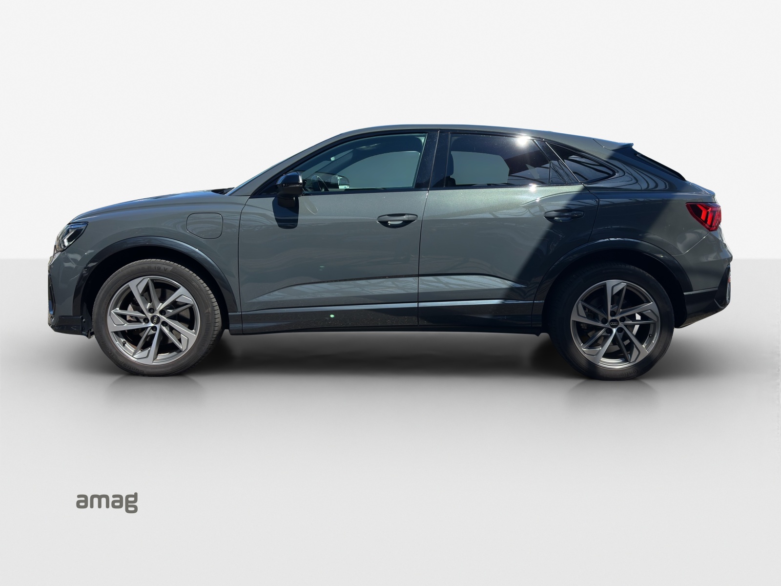 AUDI Q3 Sportback 45 TFSI e S-tronic-showroom-element-1
