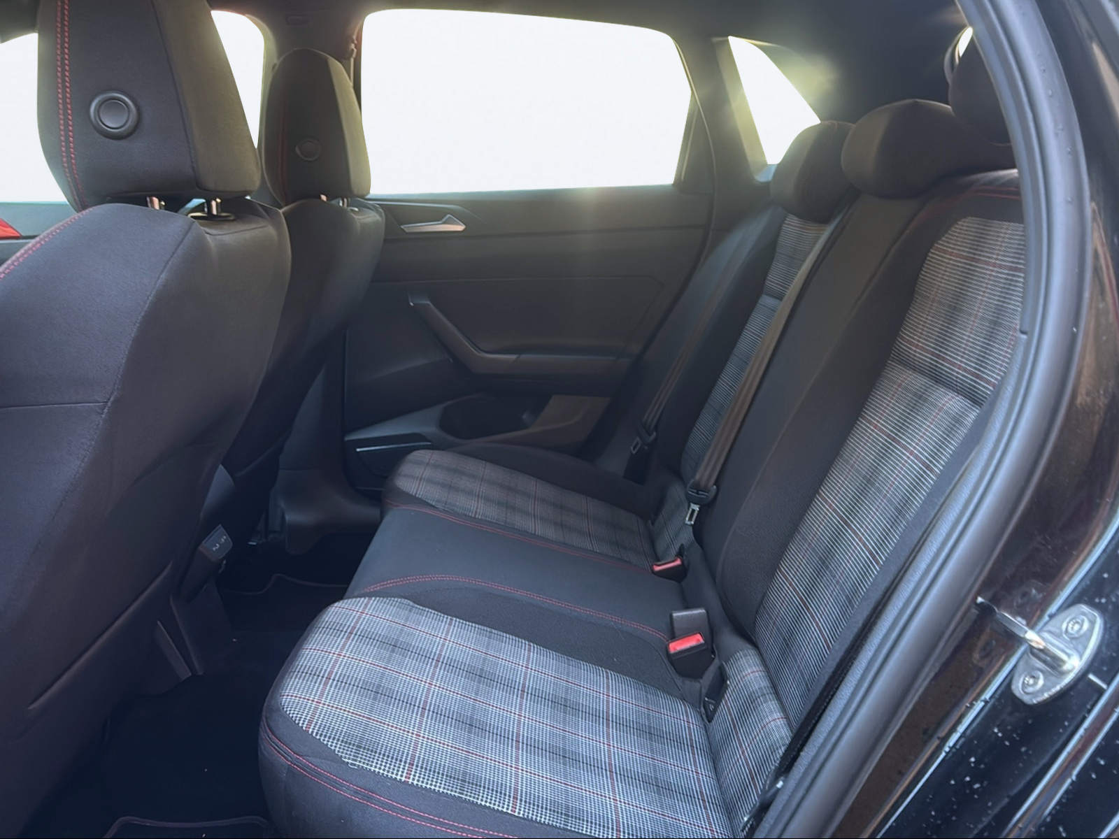 VW Polo 2.0 TSI GTI DSG-image-13