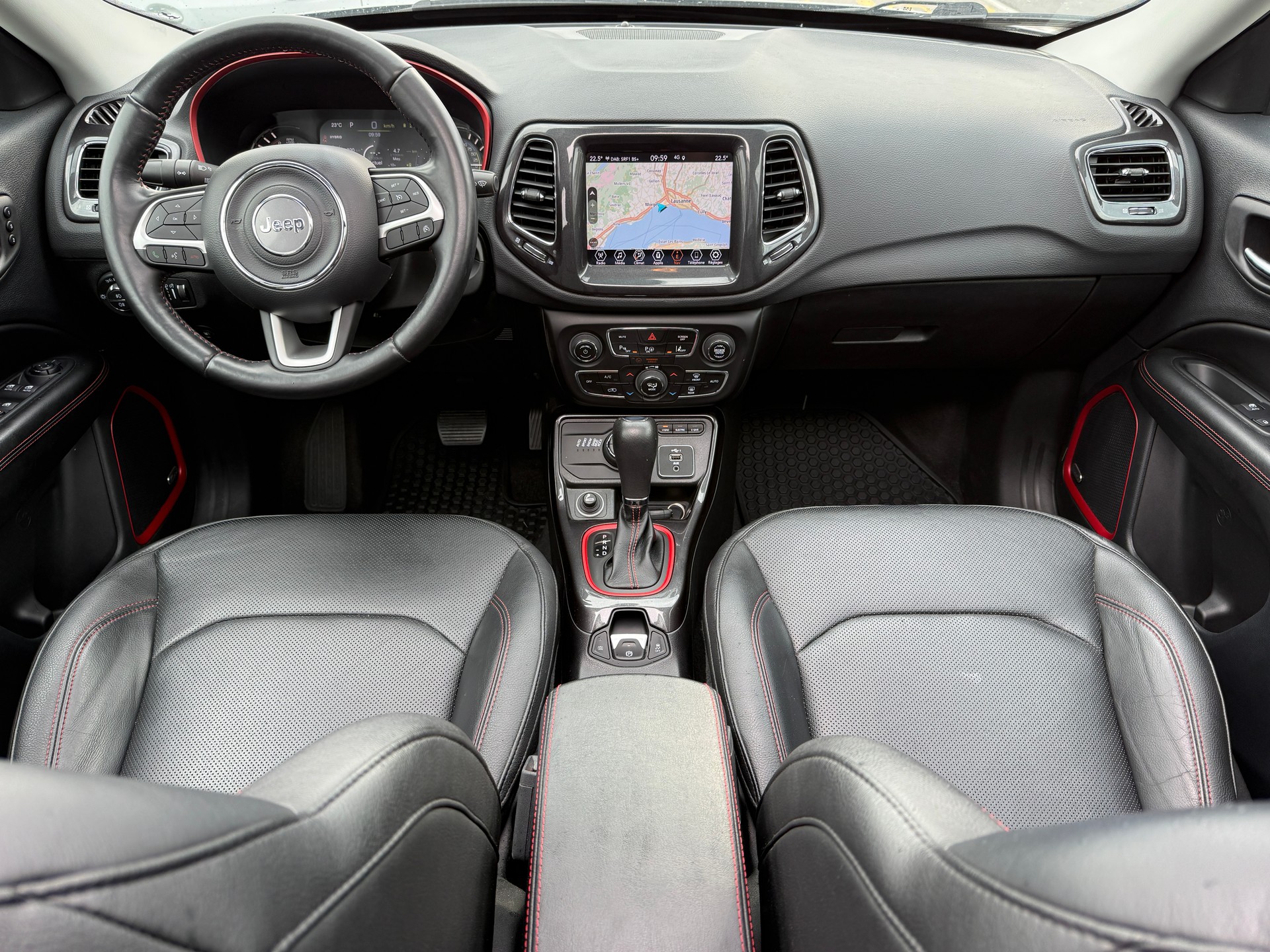 JEEP Compass 1.3 T PHEV Trailhawk AWD - Véhicule Suisse de 1ère Main - Nouvelle Expertise - NEU MFK : 31.07.2026 - Garantie dès 350.--image-14