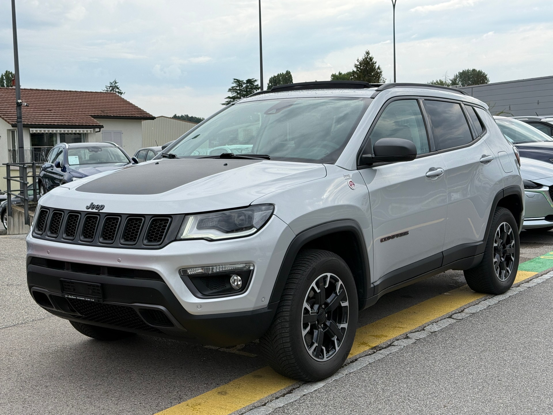 JEEP Compass 1.3 T PHEV Trailhawk AWD - Véhicule Suisse de 1ère Main - Nouvelle Expertise - NEU MFK : 31.07.2026 - Garantie dès 350.--image-4