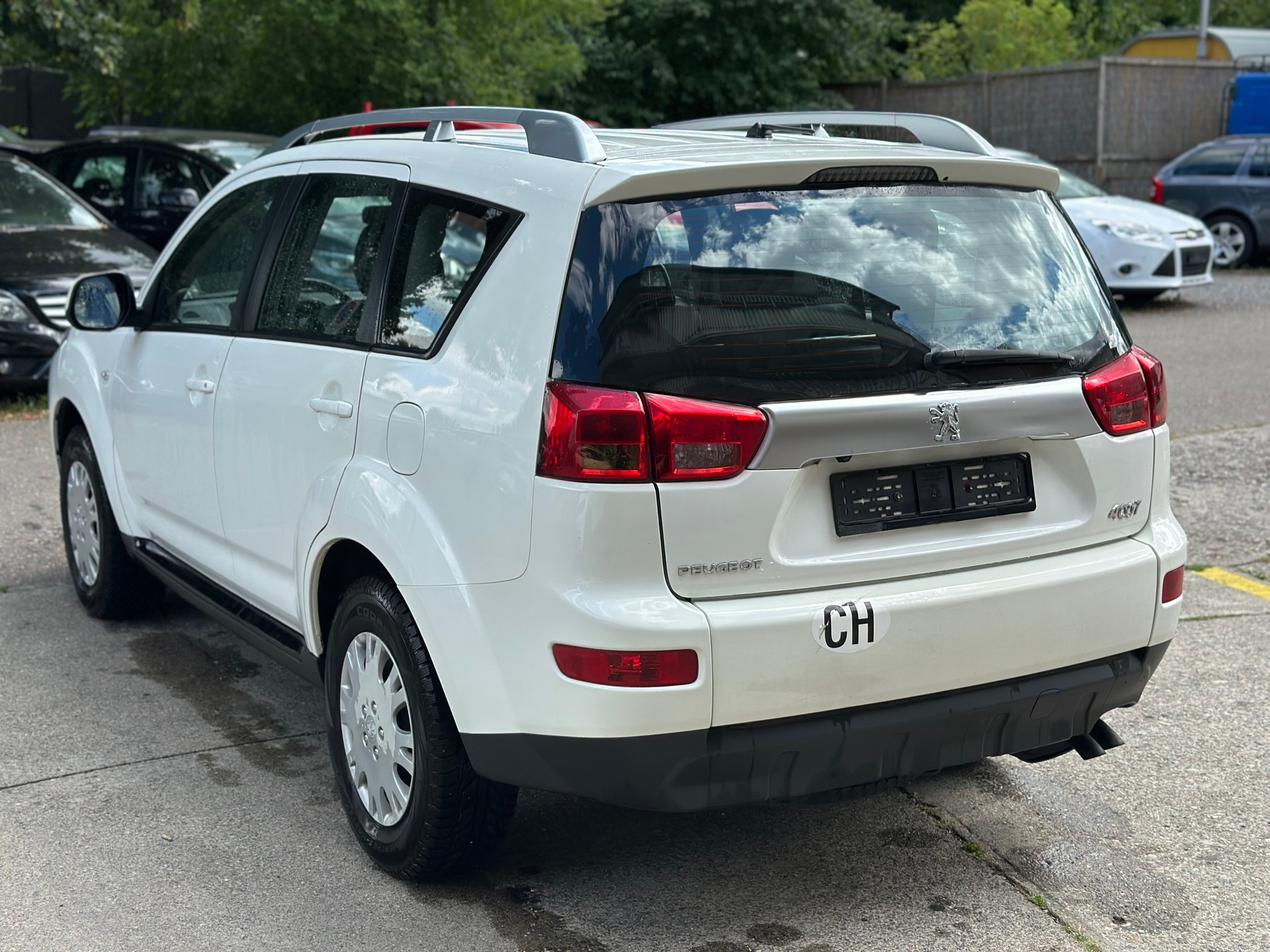 PEUGEOT 4007 2.2 HDi Platinum Edition-image-3