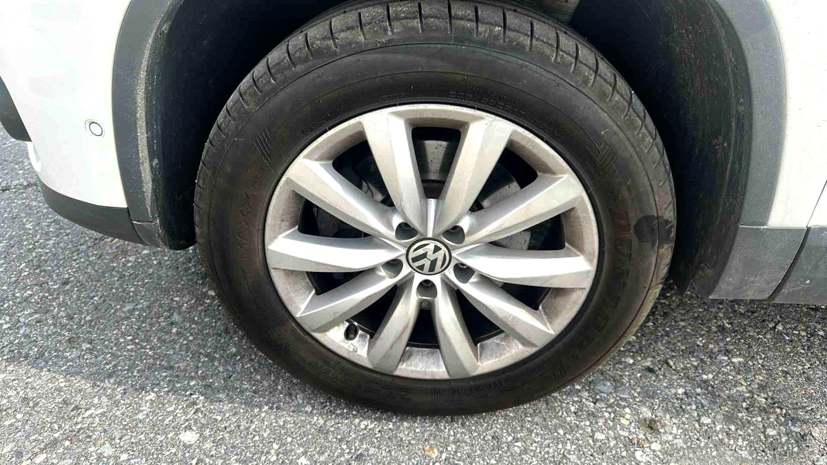 VW Tiguan 2.0 TDI BMT Design 4Motion DSG-image-12